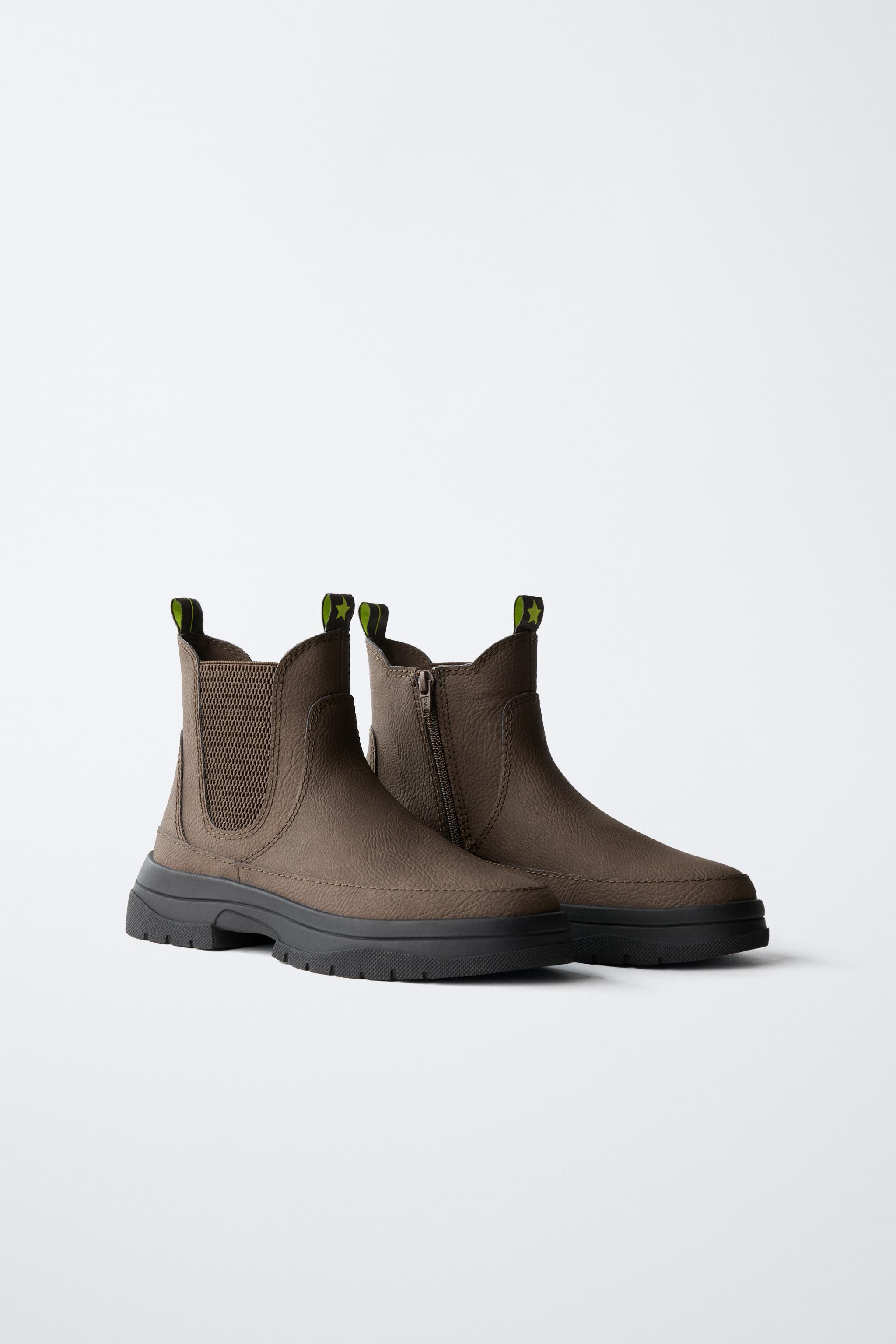 PULL TAB ANKLE BOOTS