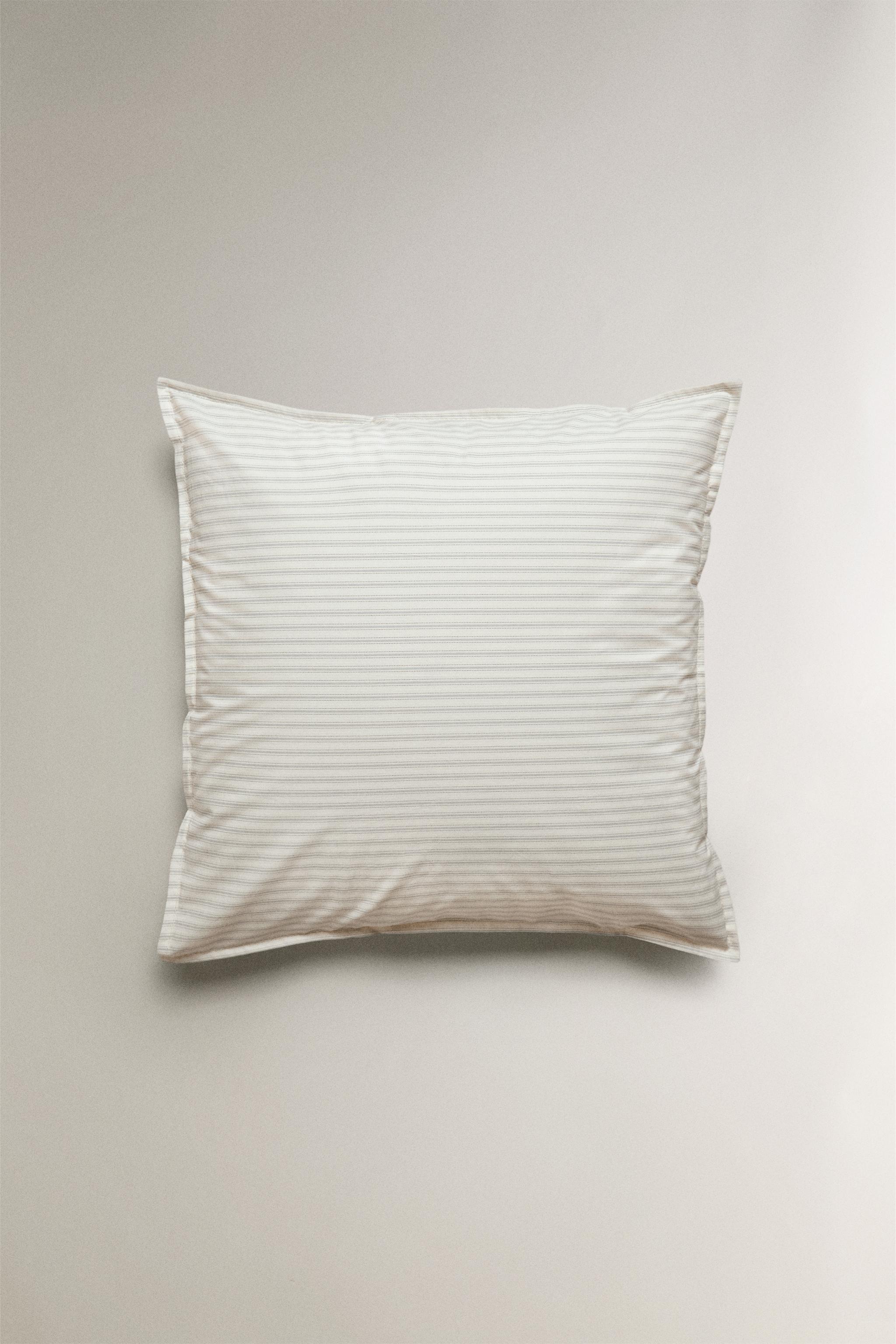 CHILDREN’S STRIPED PILLOWCASE