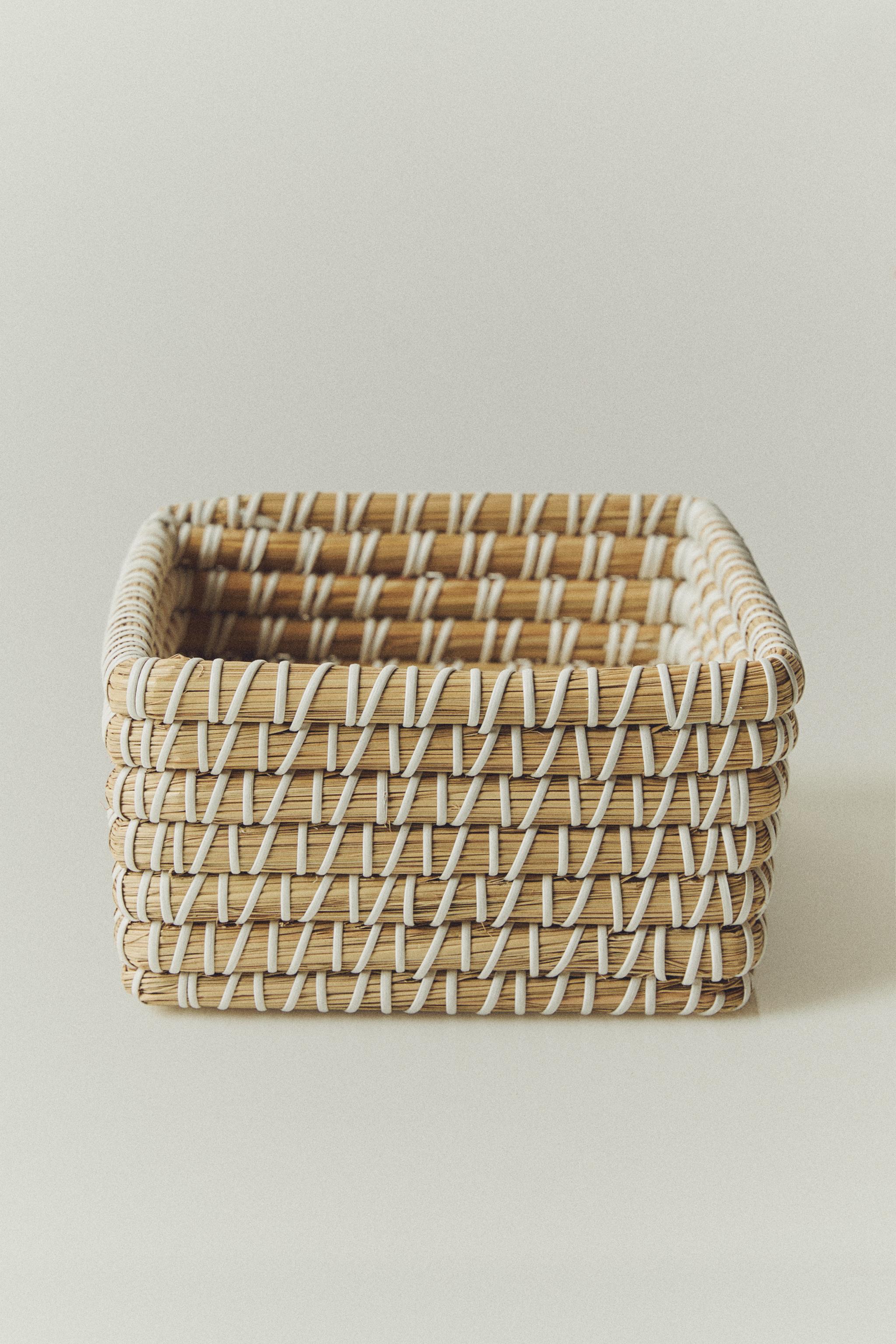 CONTRASTING RECTANGULAR BASKET