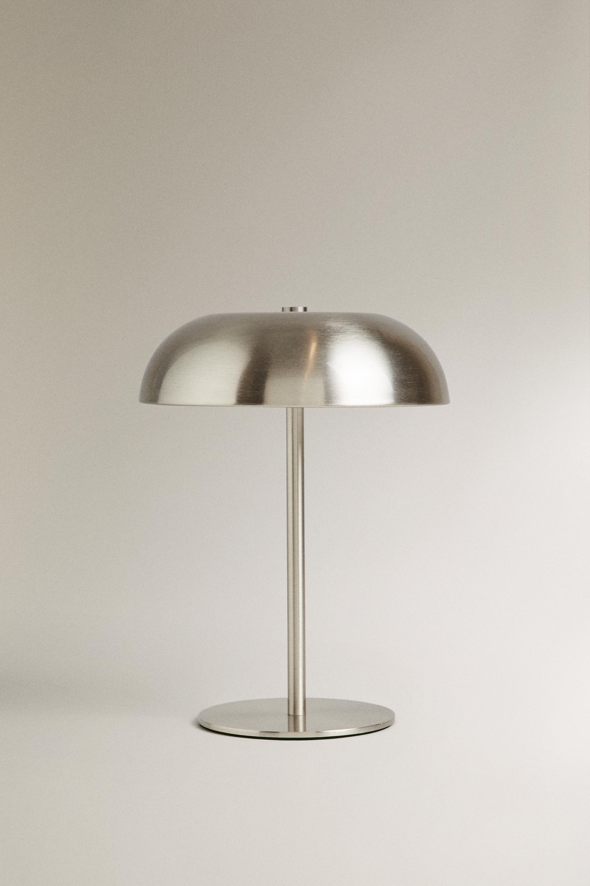 MONOCHROME TOUCH TABLE LAMP