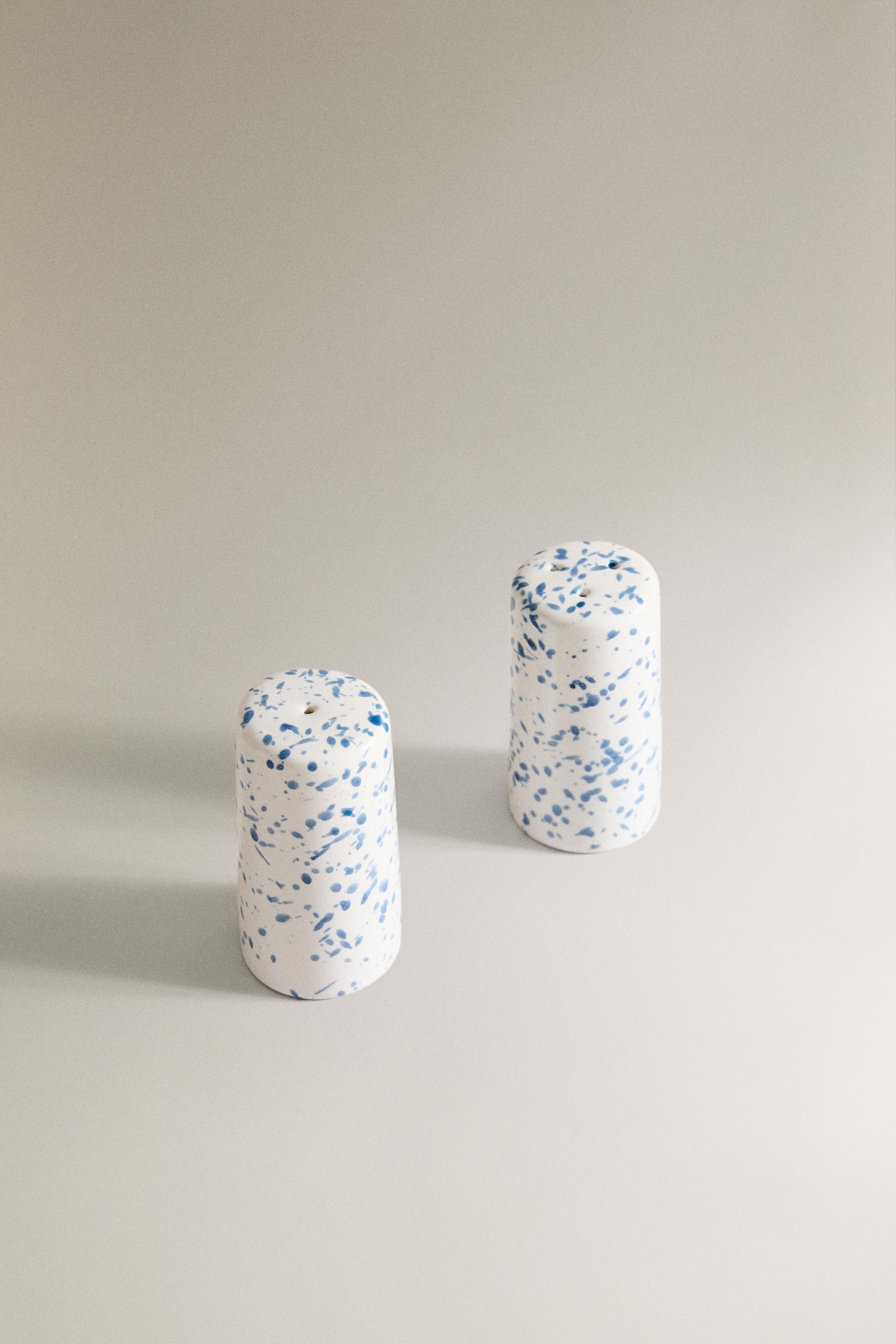 SPECKLED STONEWARE SALT AND PEPPER SHAKER SET