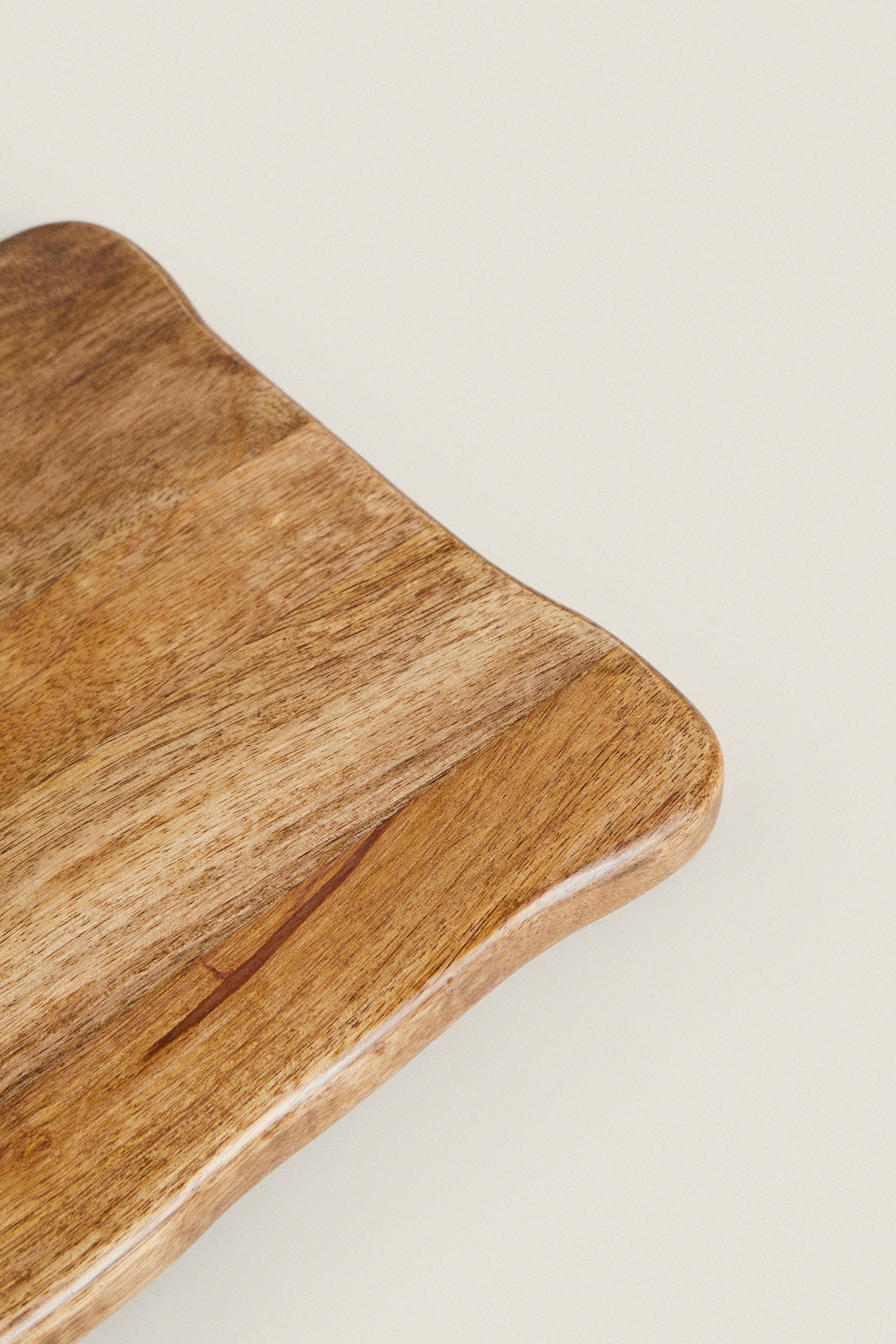 IRREGULAR WOODEN CUTTING BOARD
