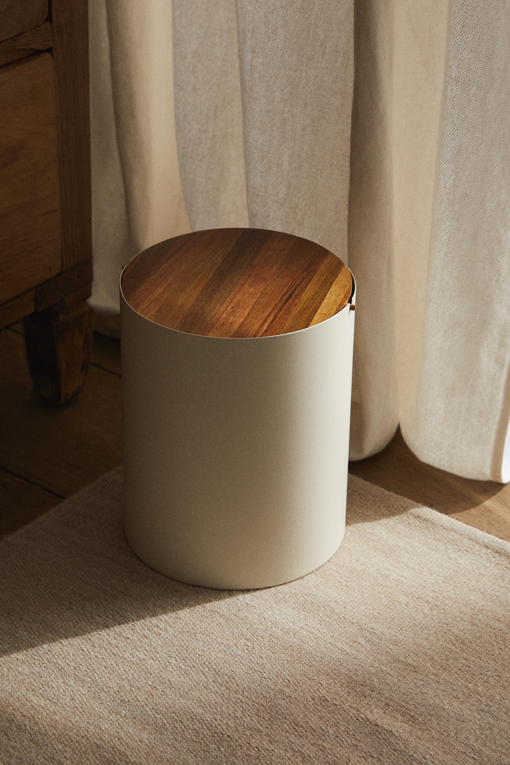 METAL BATHROOM TRASH CAN WITH WOODEN LID