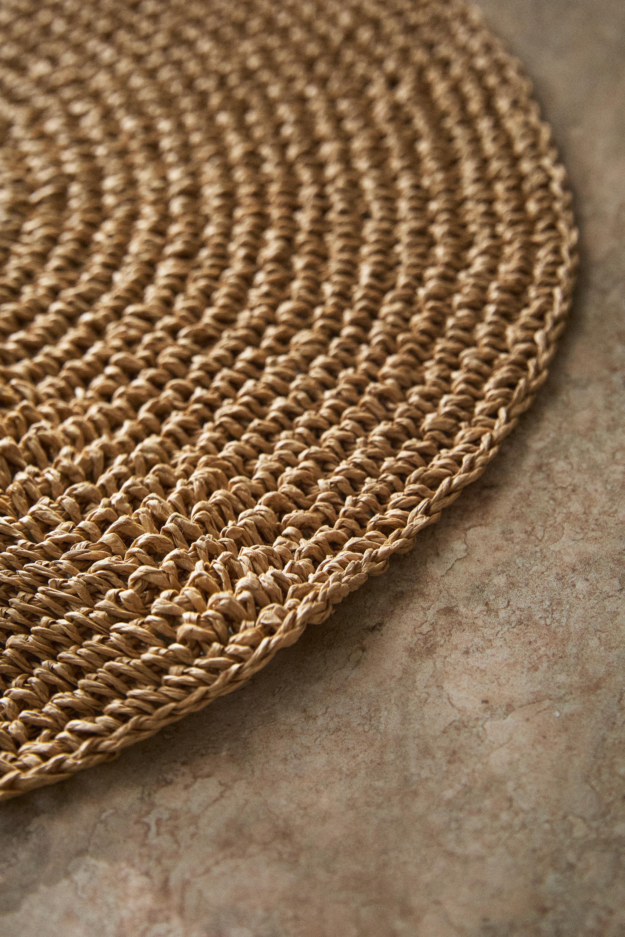 ROUND PAPER PLACEMAT