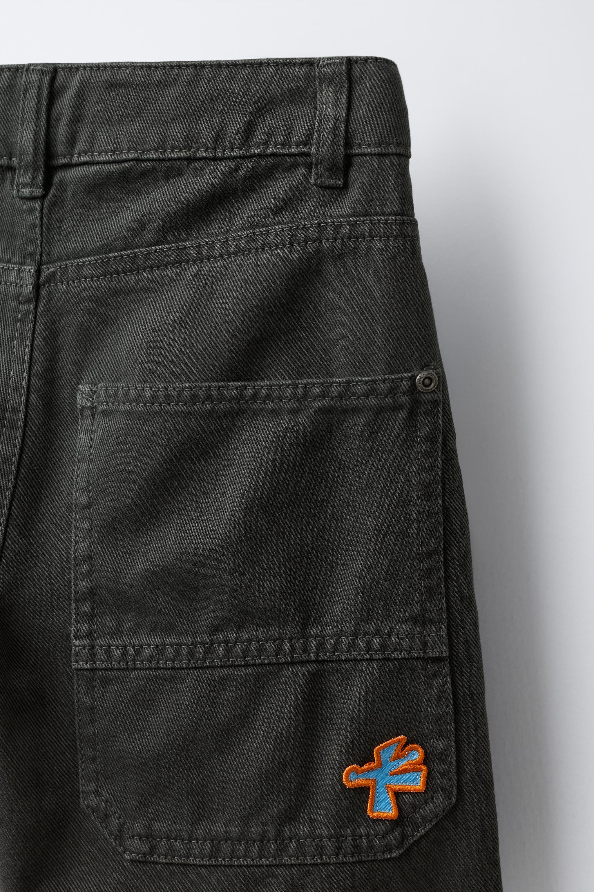 LOOSE FIT PATCH JEANS