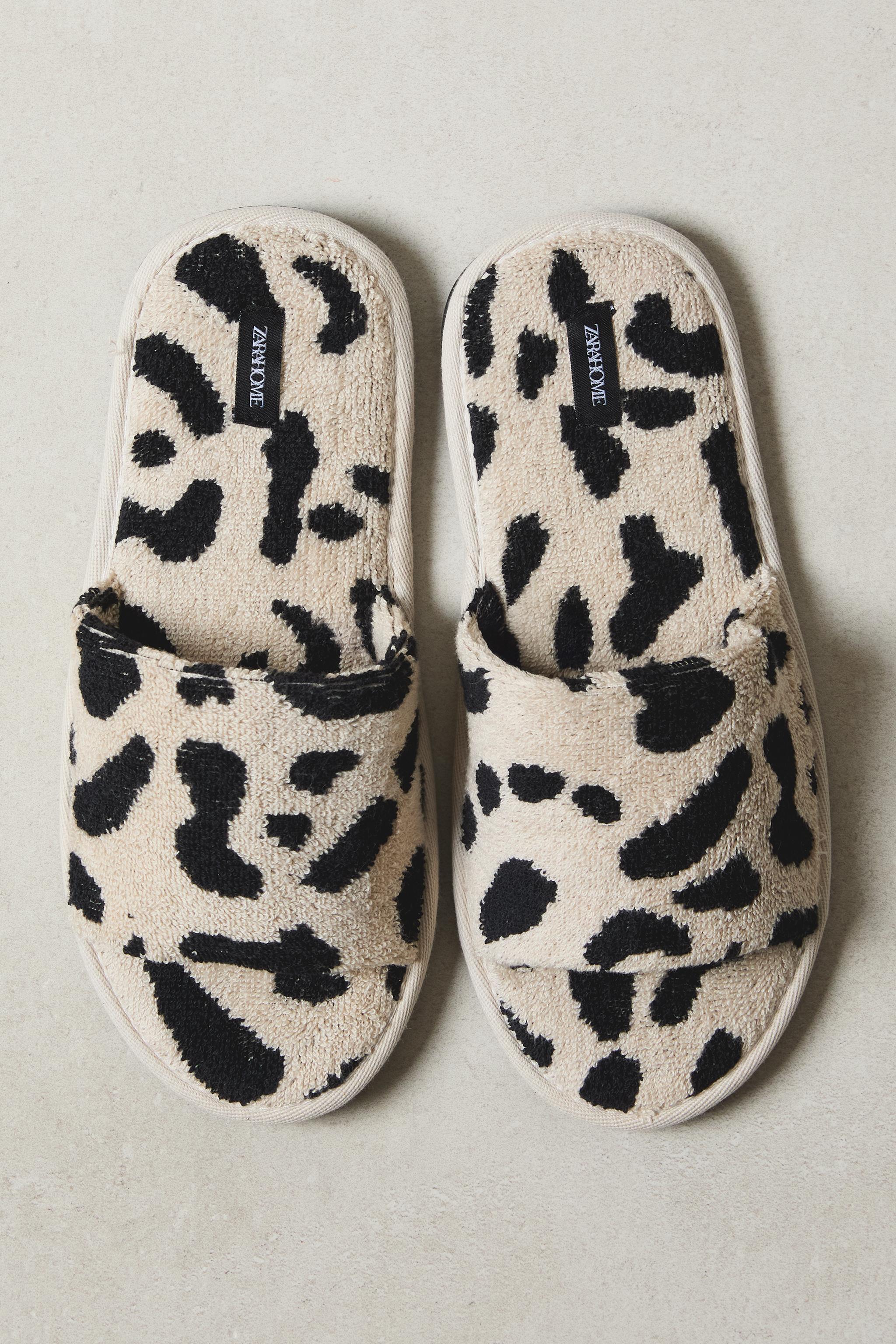 TERRYCLOTH ANIMAL PRINT SLIDER SLIPPERS