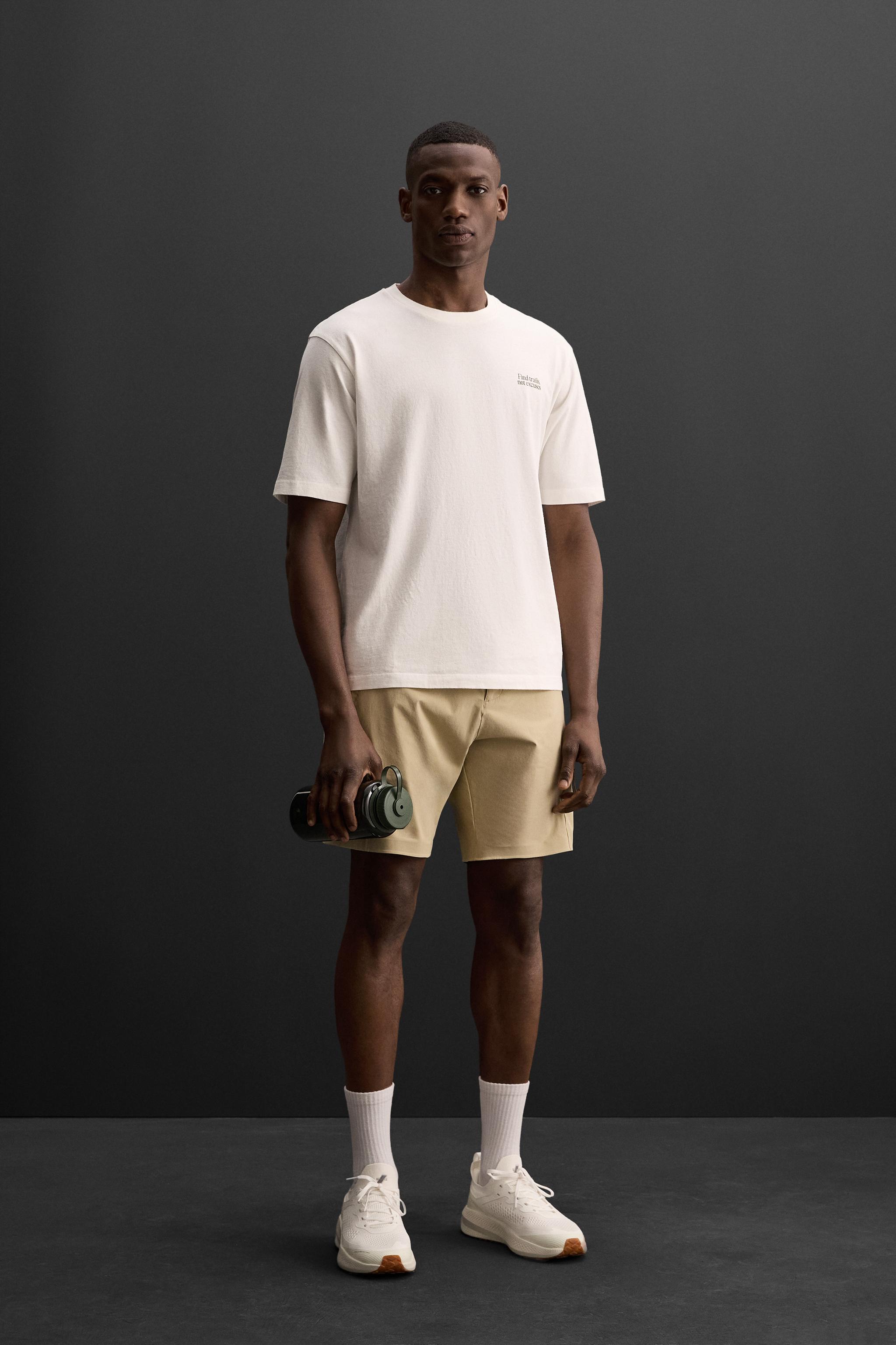 GRAPHIC PRINT T-SHIRT