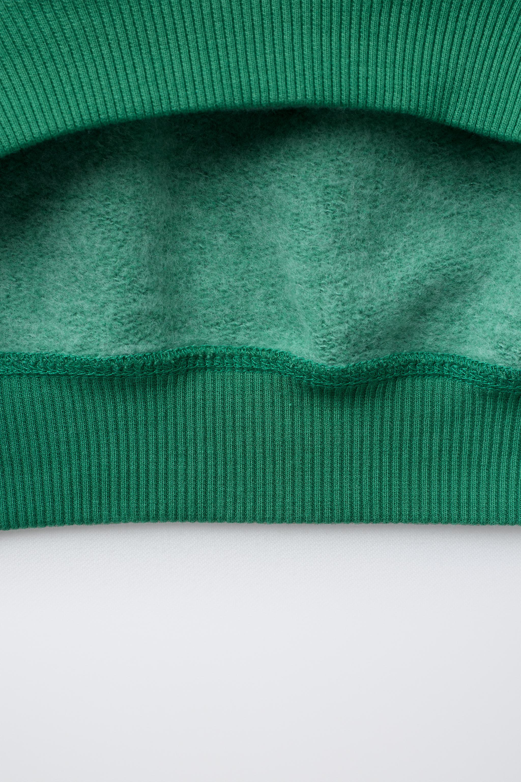 EMBROIDERED SWEATSHIRT