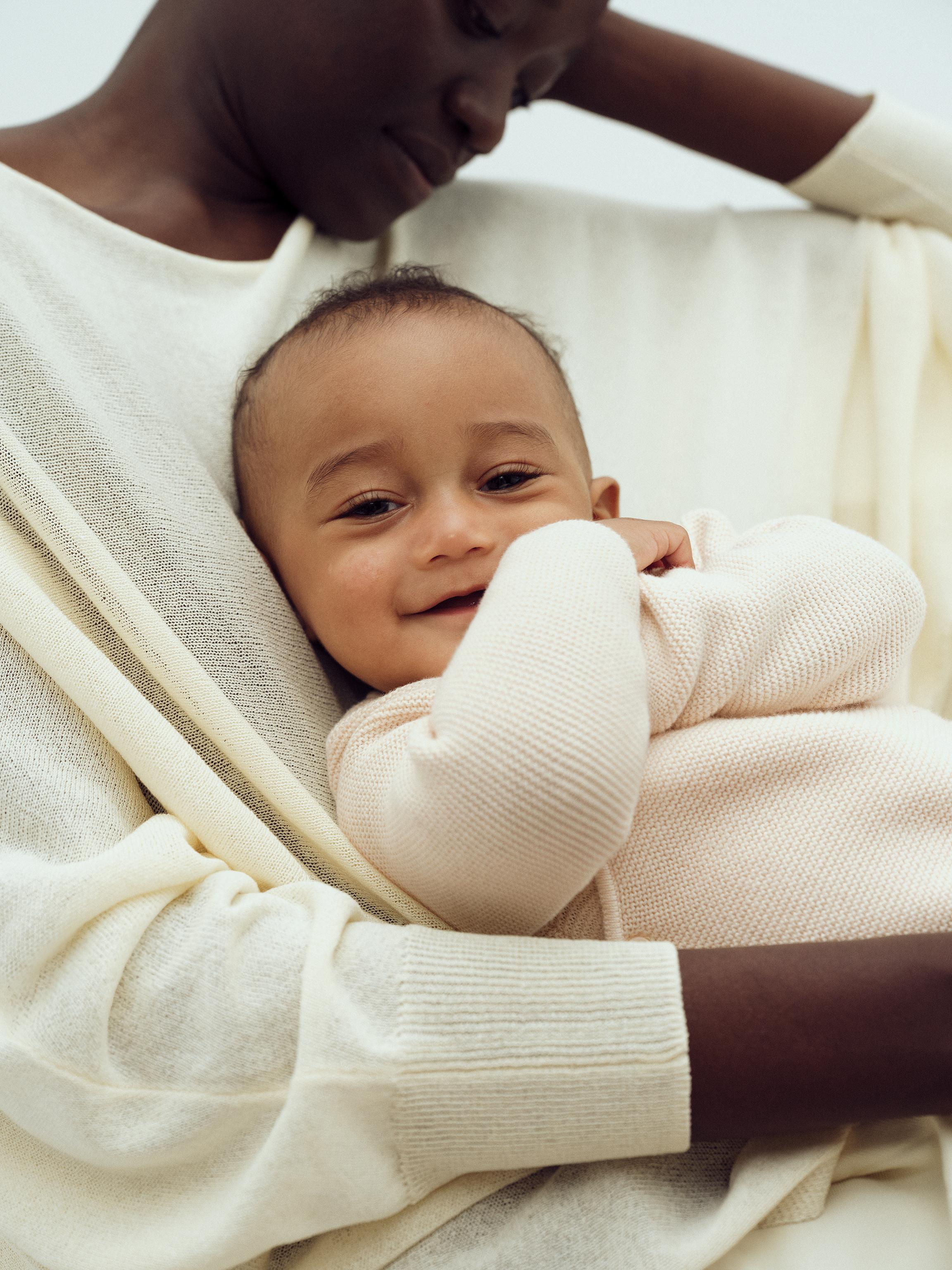 EMBROIDERED DUCKLING KNIT KIMONO