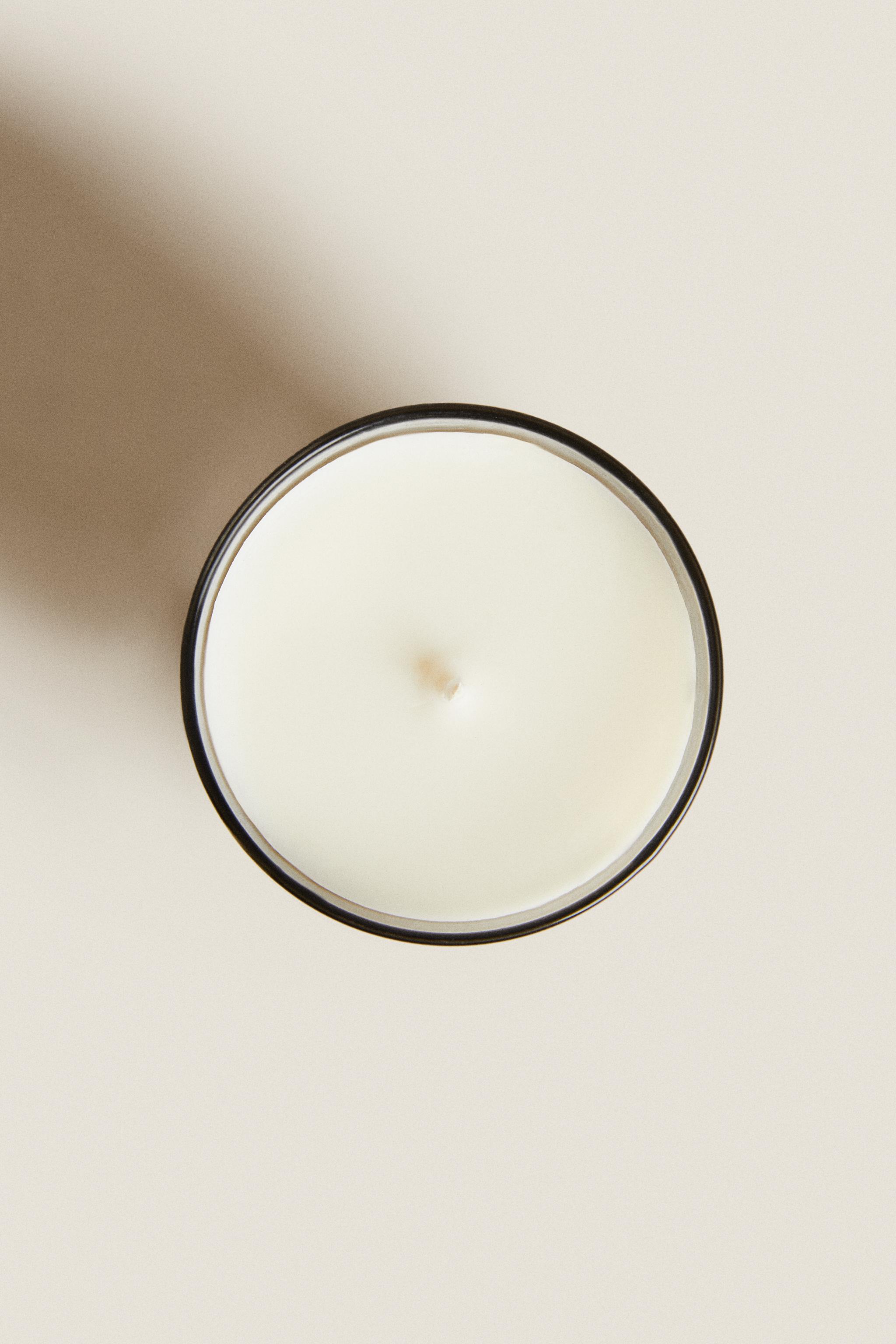 (200 G) POETIC MIND SCENTED CANDLE