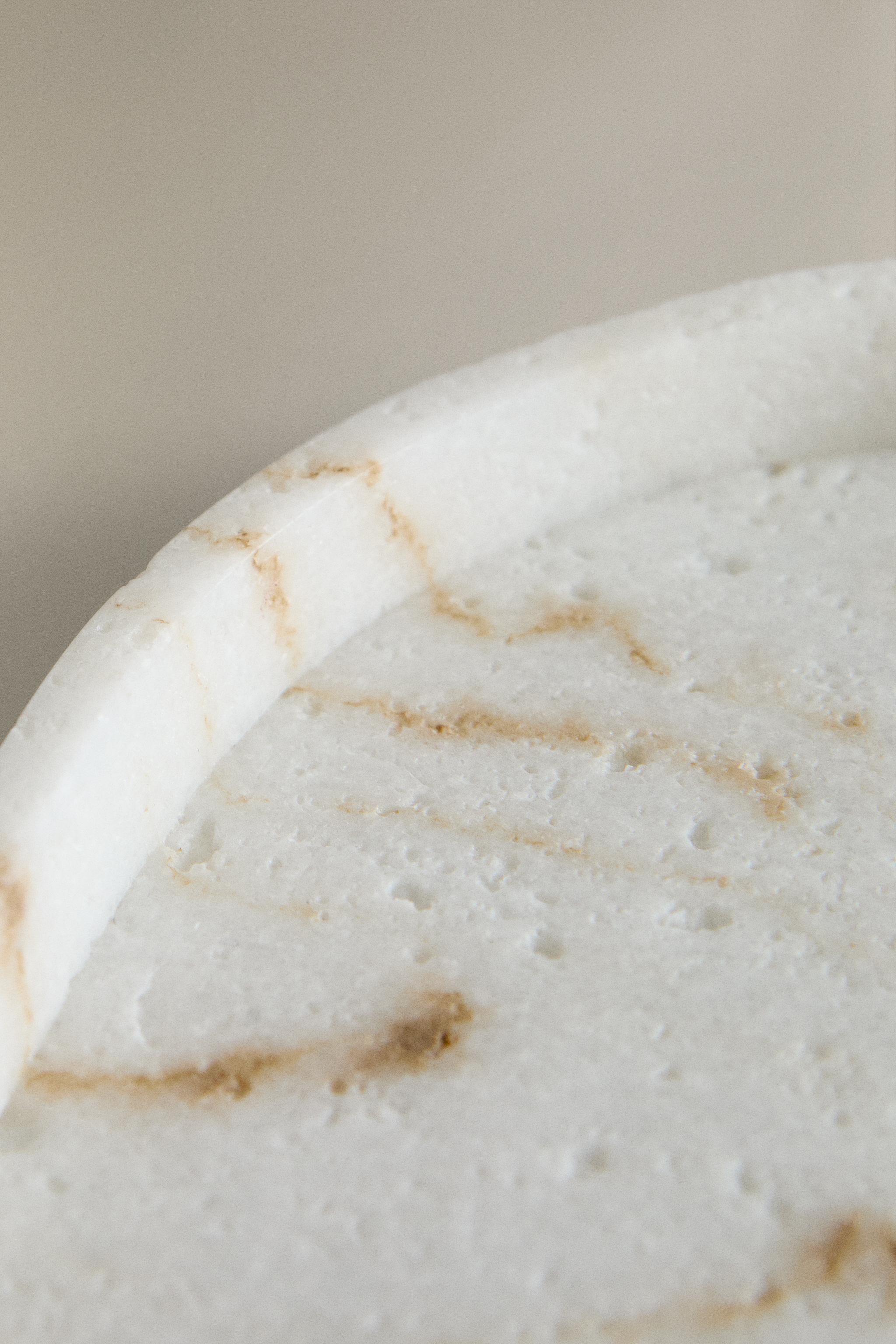 MARBLE-EFFECT BATHROOM TRAY