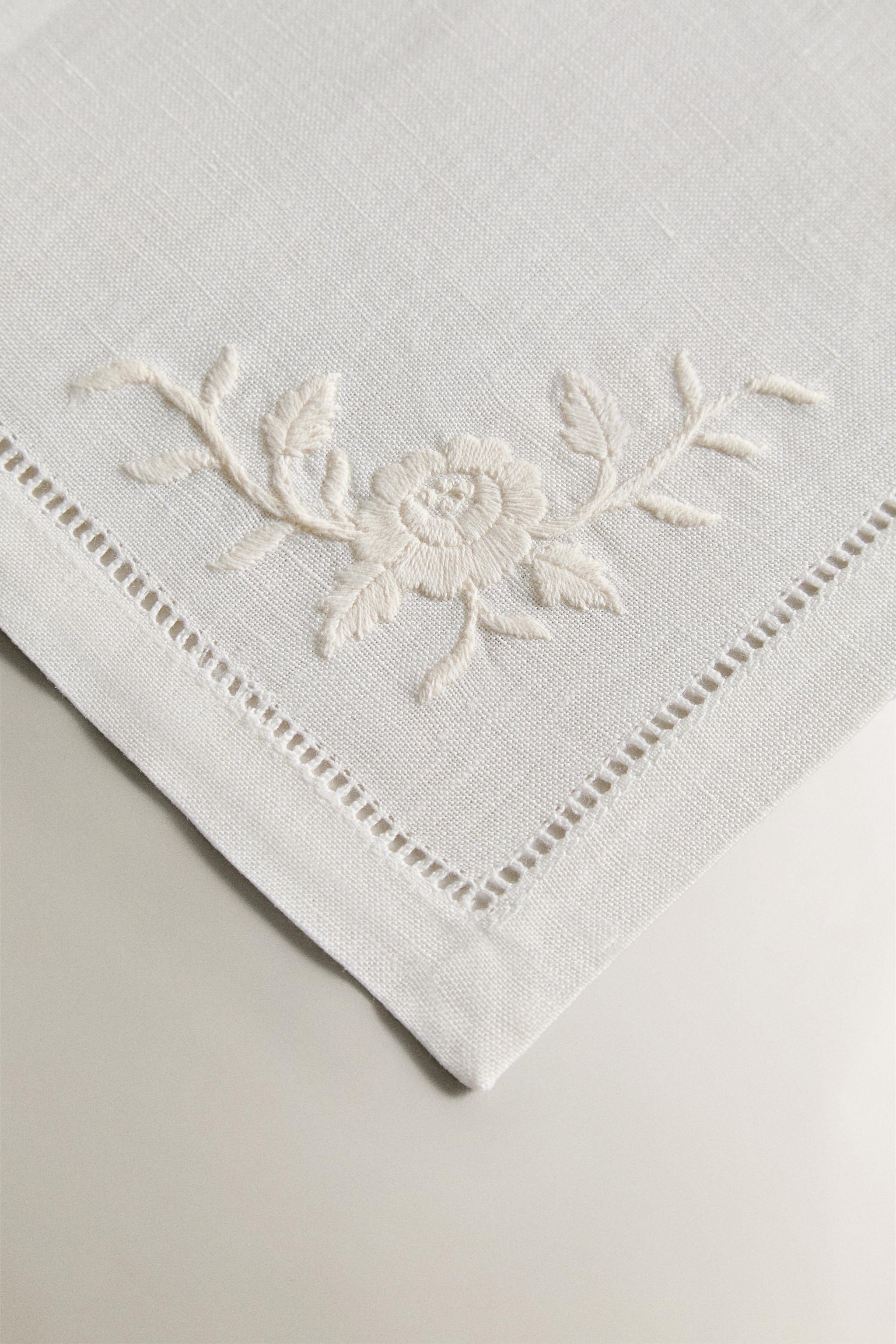 SET OF EMBROIDERED LINEN COCKTAIL NAPKINS (SET OF 4)