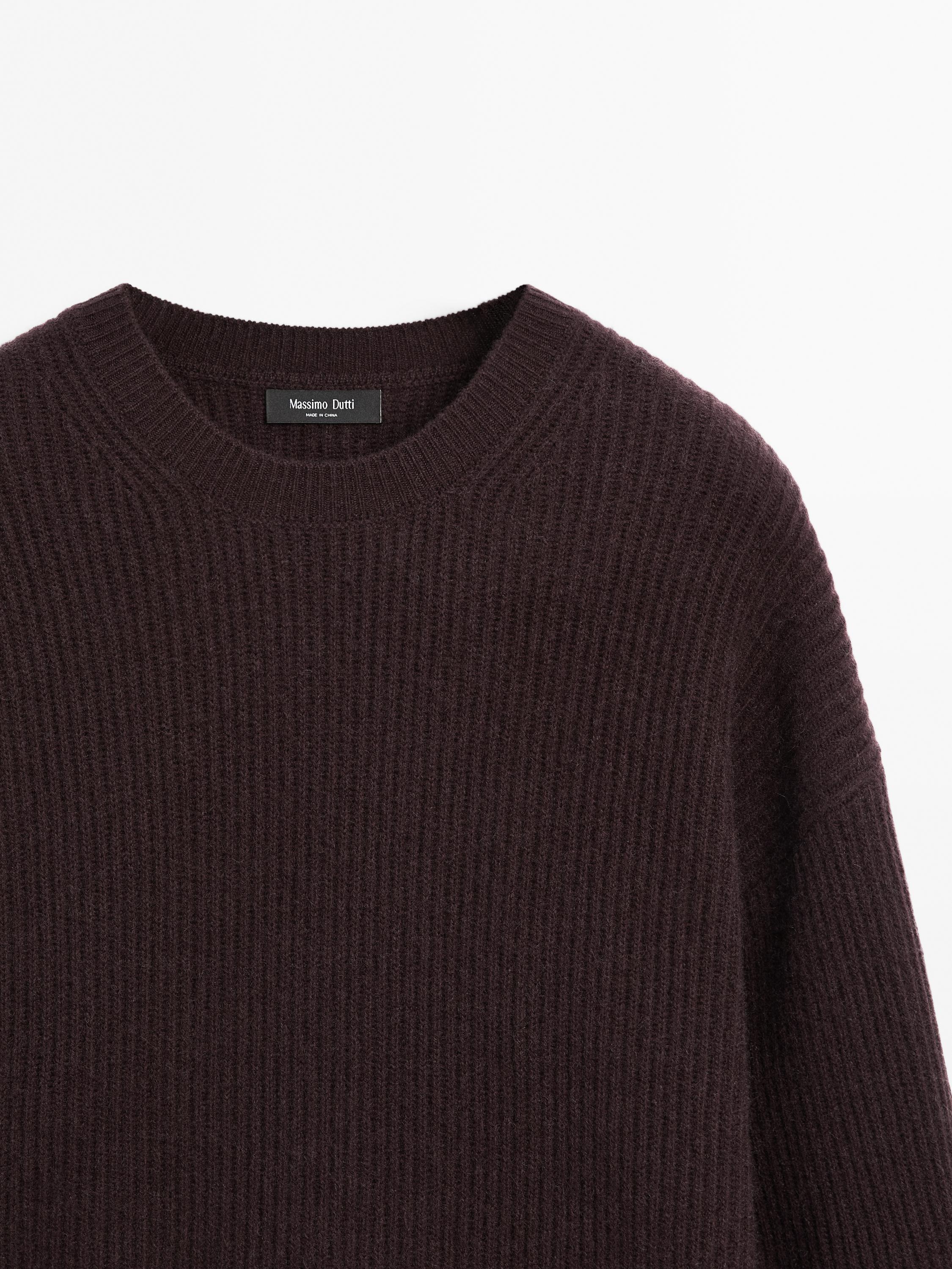 Ribbed knit wool and cashmere sweater