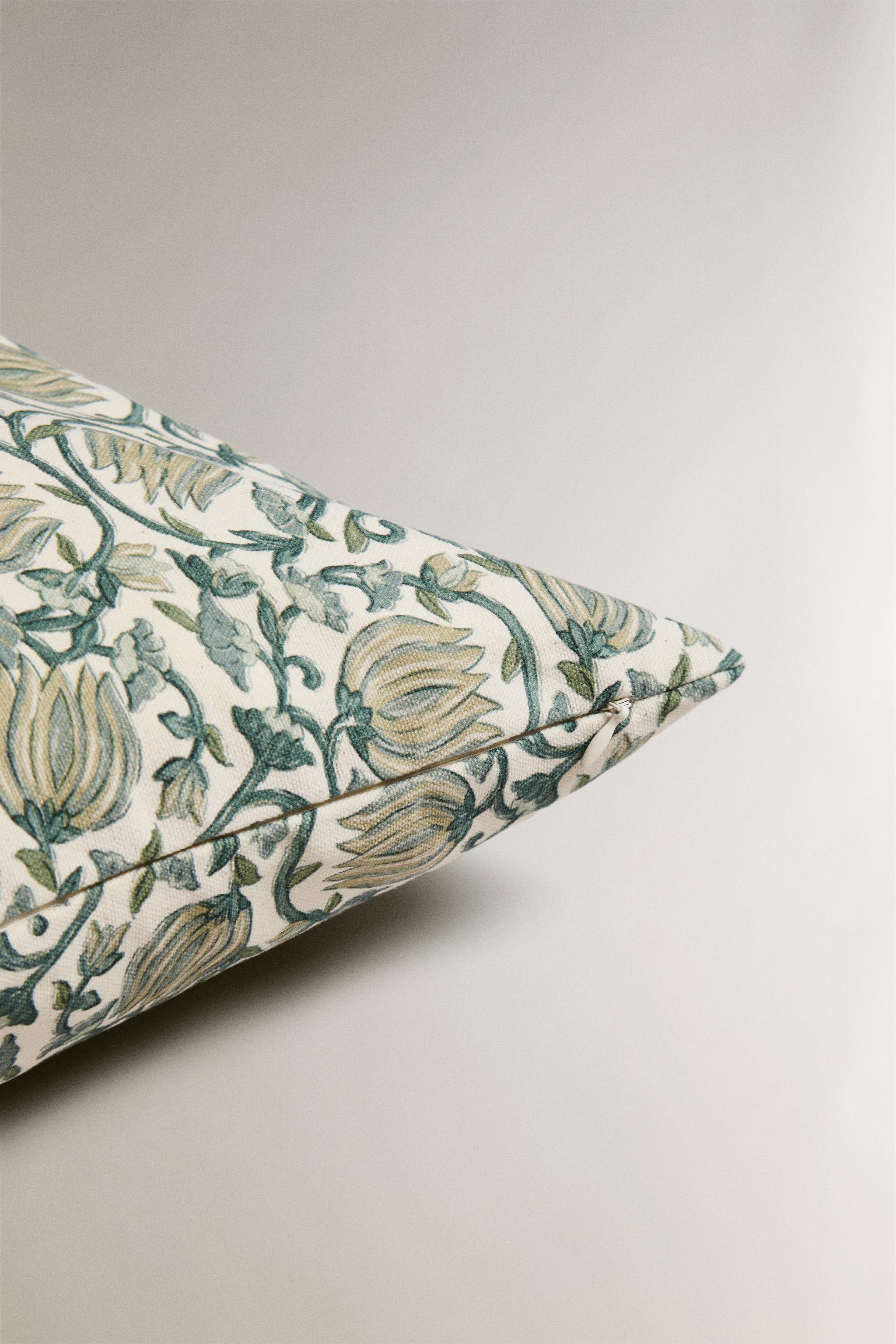 FLORAL PRINT THROW PILLOW COVER