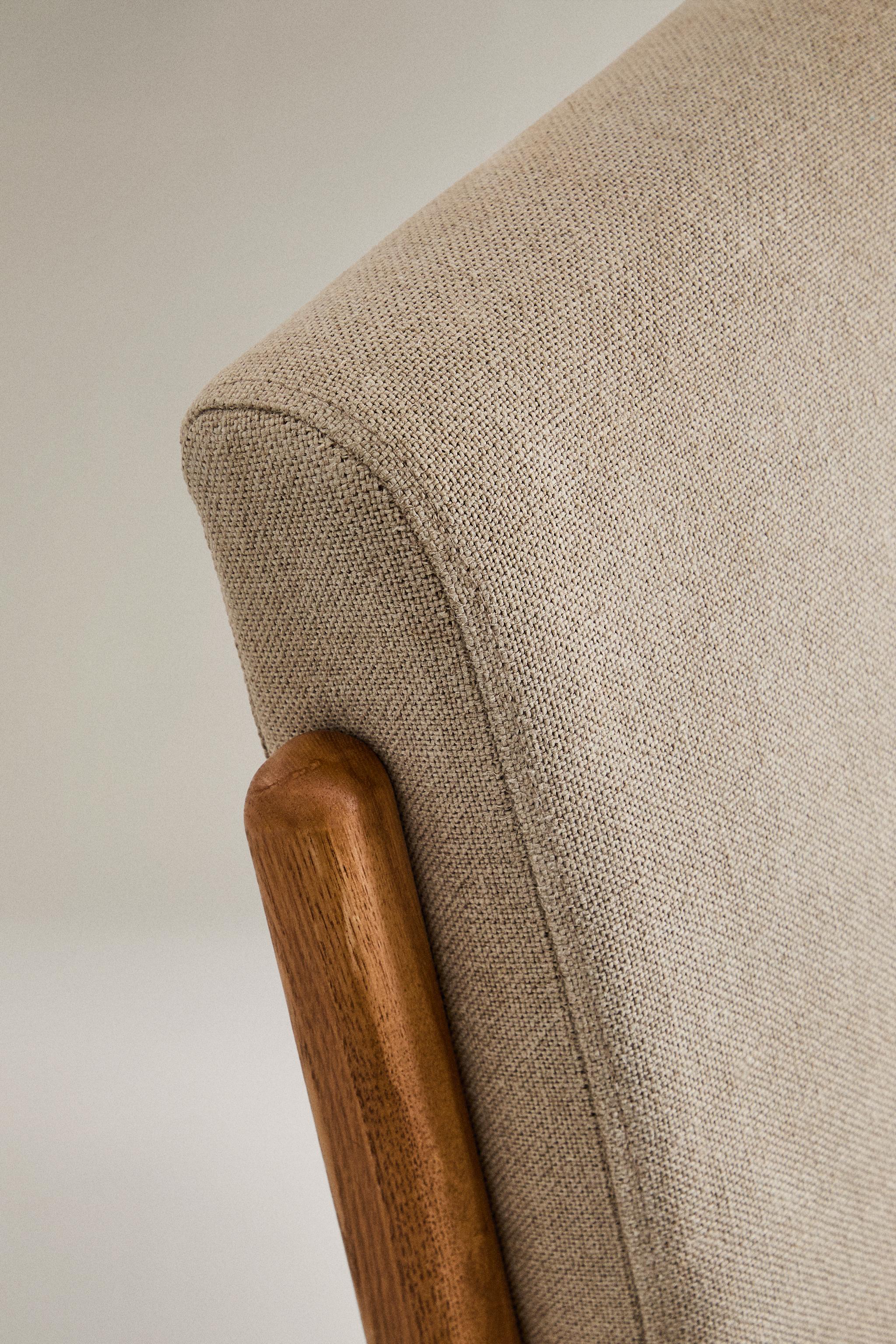 ASH WOOD LINEN ACCENT CHAIR