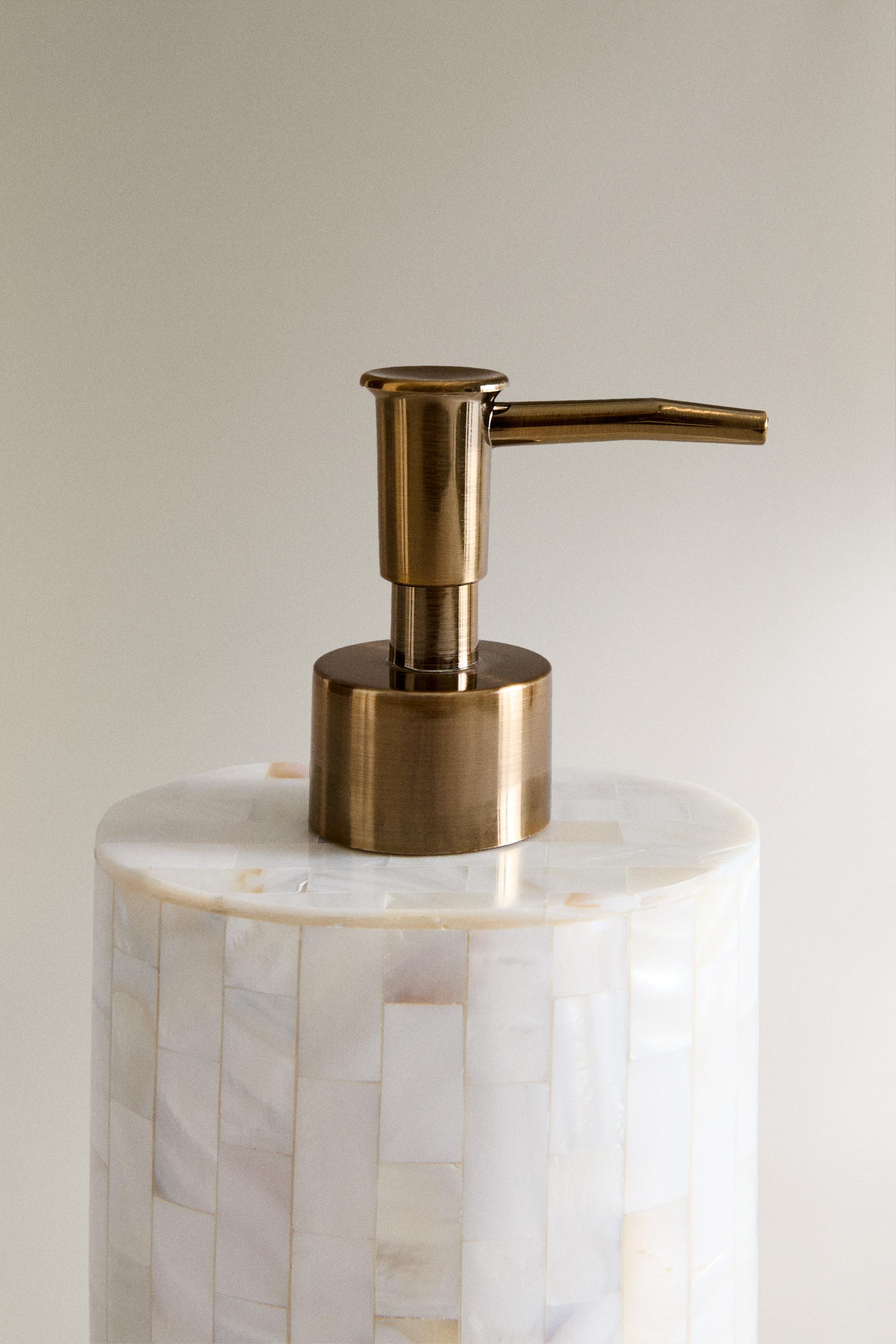 MOTHER-OF-PEARL-EFFECT SOAP DISPENSER