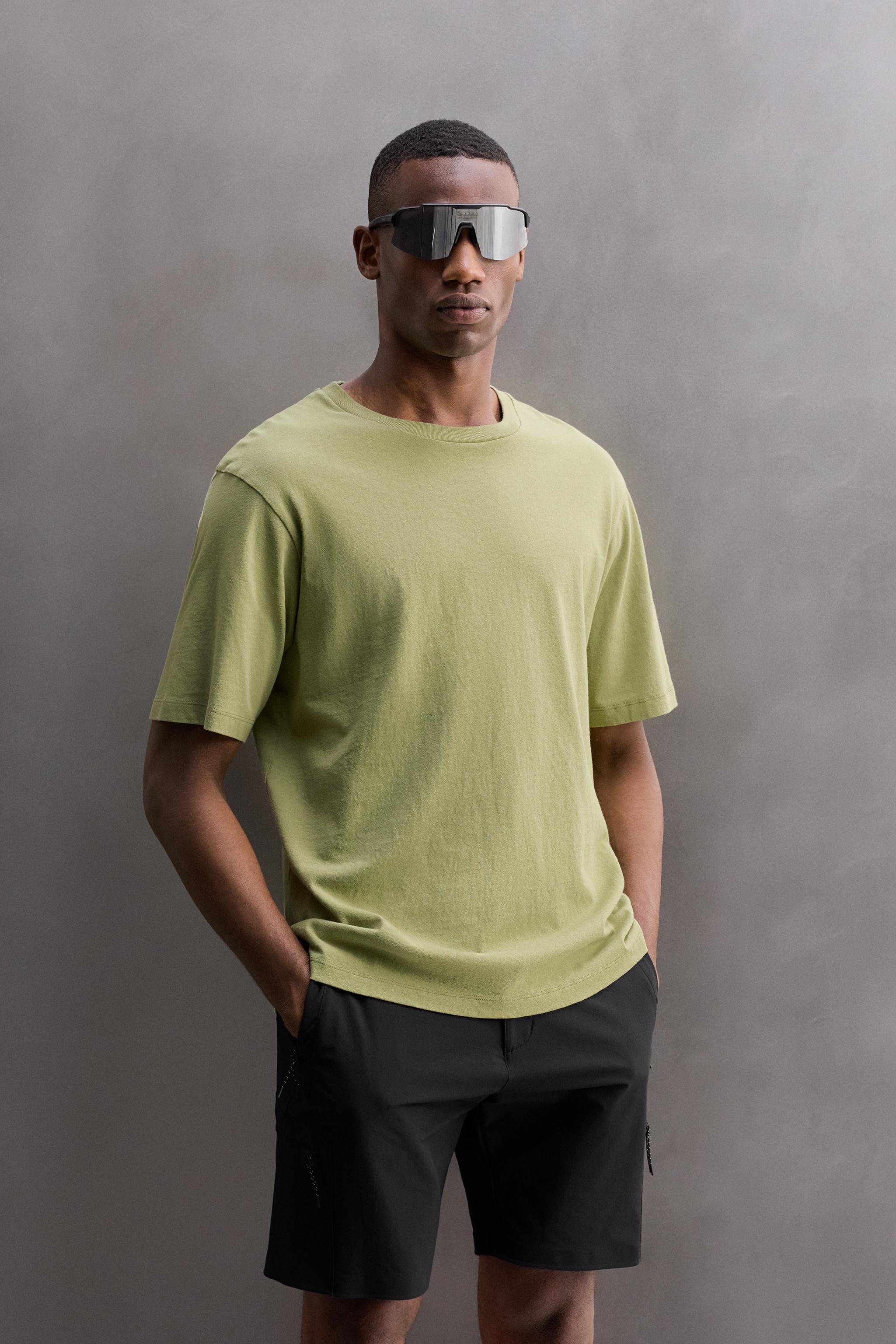 GRAPHIC PRINT T-SHIRT