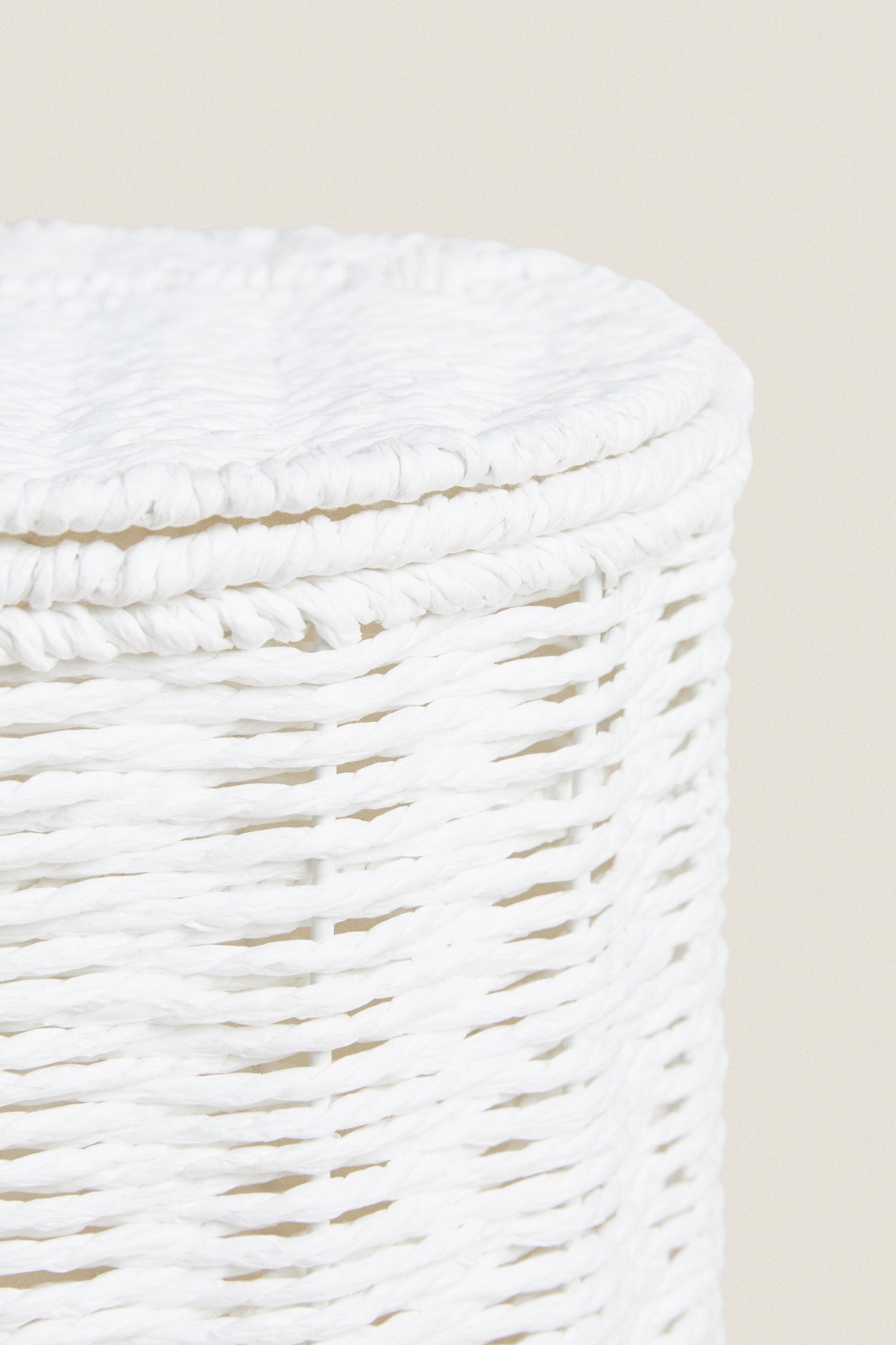 BATHROOM TRASH CAN WITH REMOVABLE LID