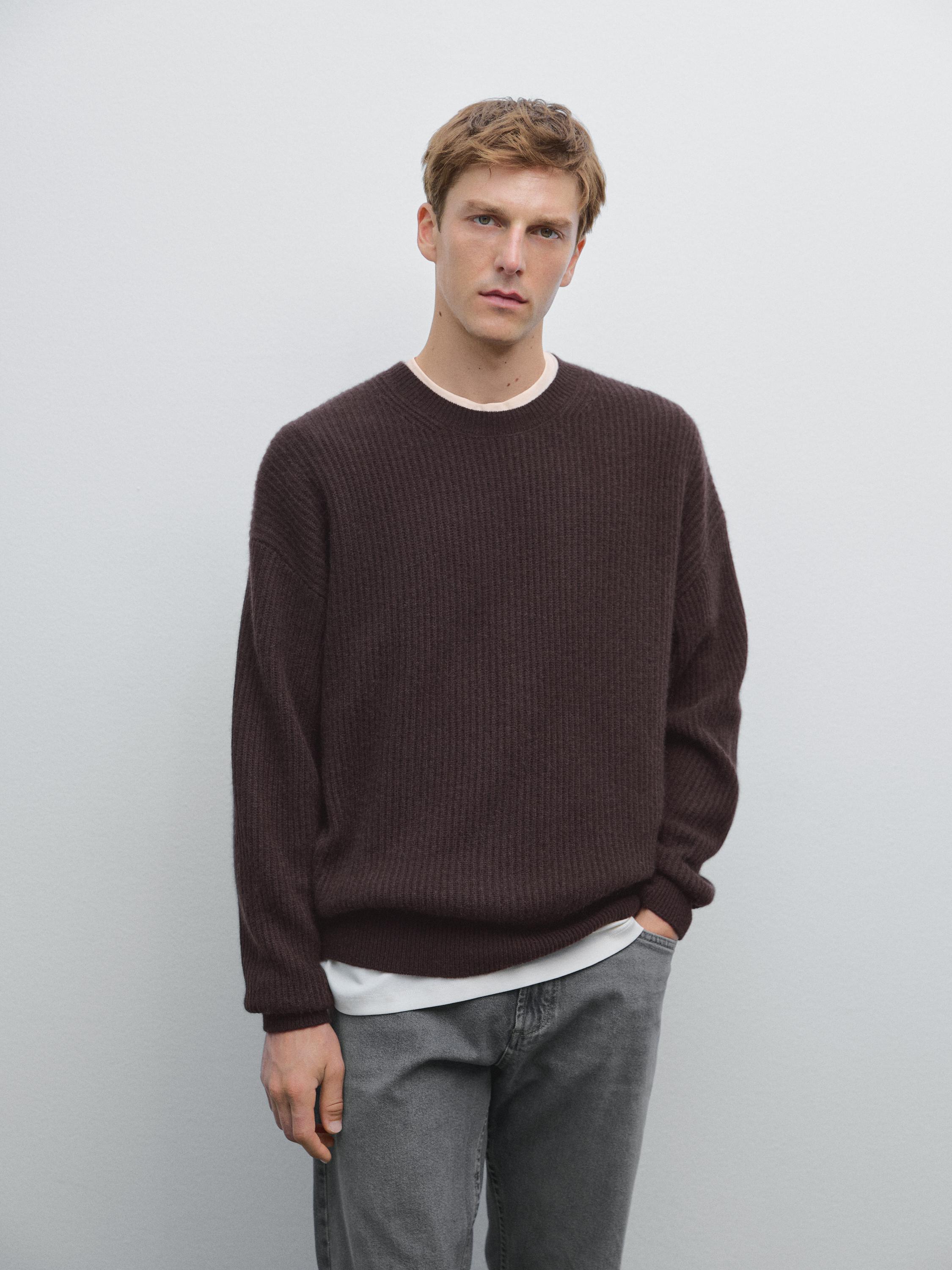 Ribbed knit wool and cashmere sweater