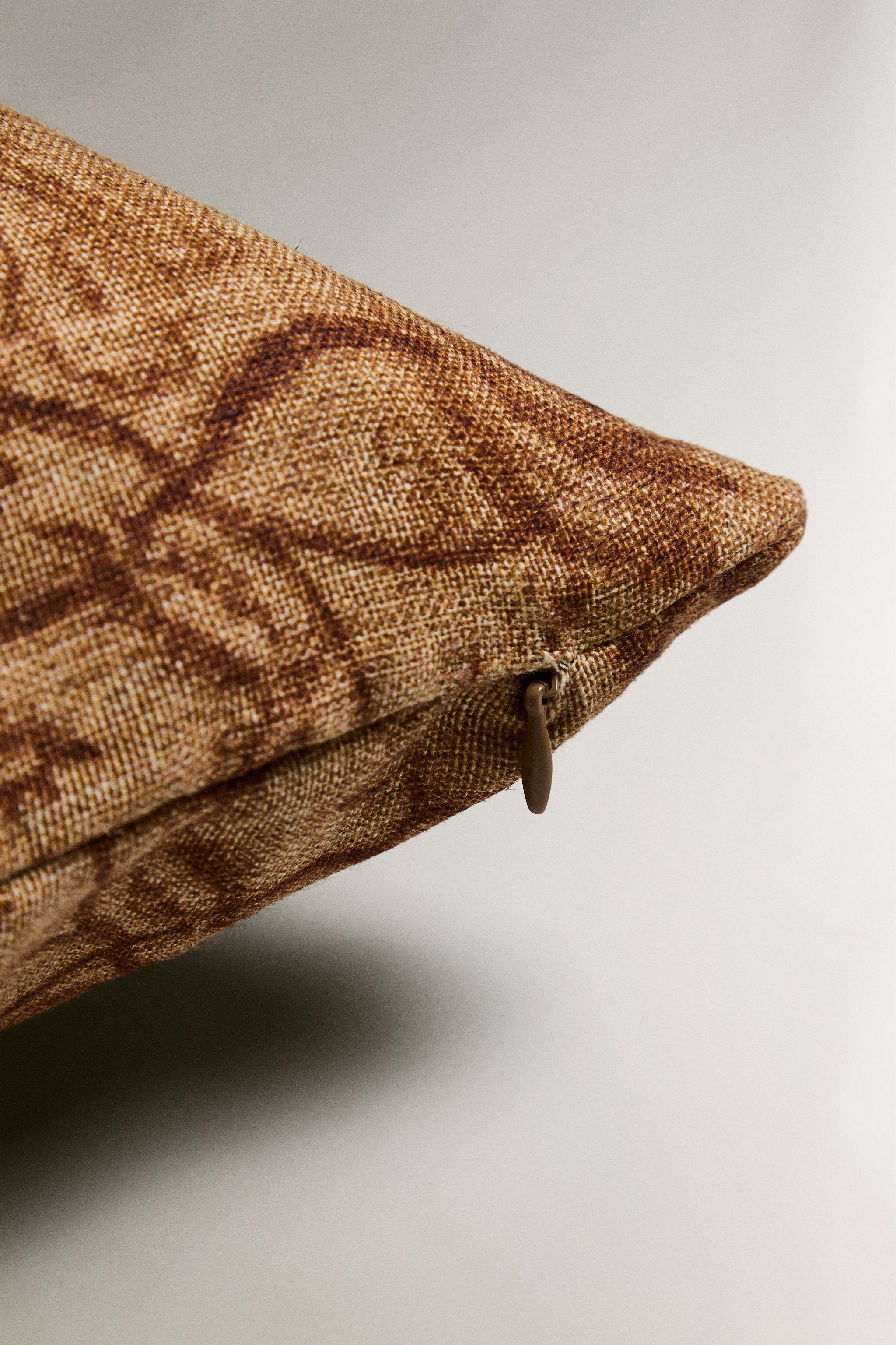 FLORAL PRINT THROW PILLOW COVER