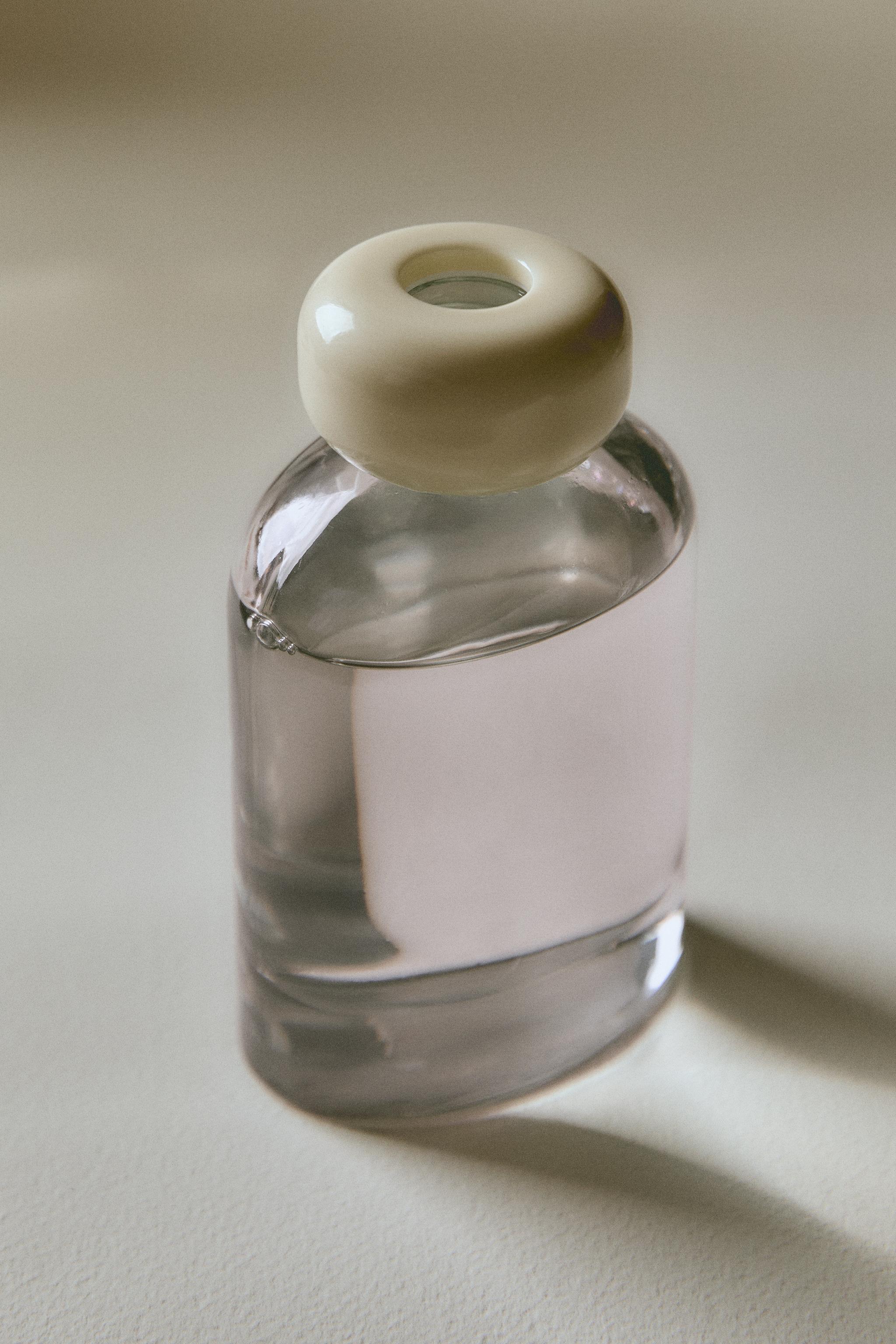 (4.06 oz) FLEUR DE VÉTIVER SCENTED REED DIFFUSER