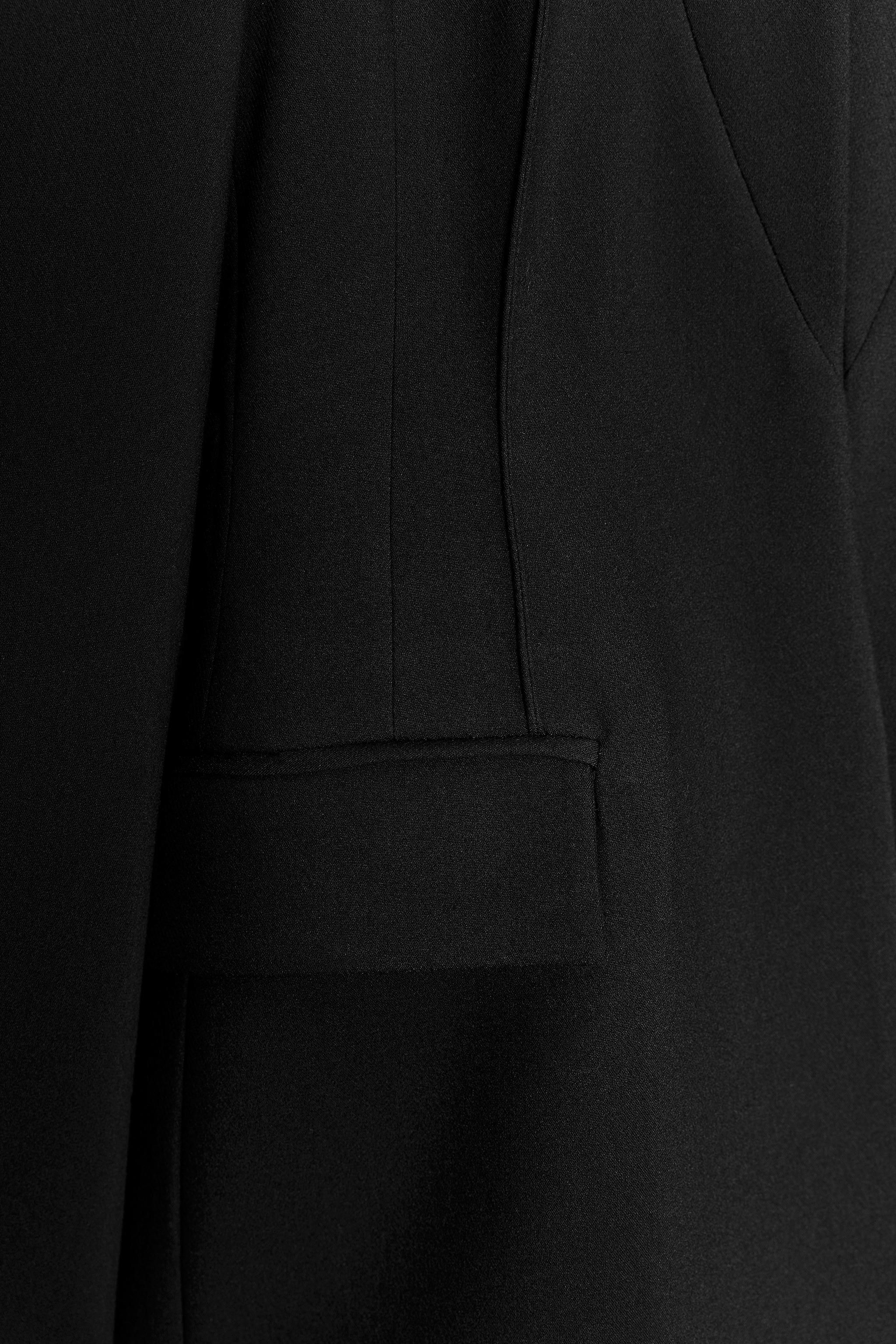 INVERTED LAPEL BLAZER