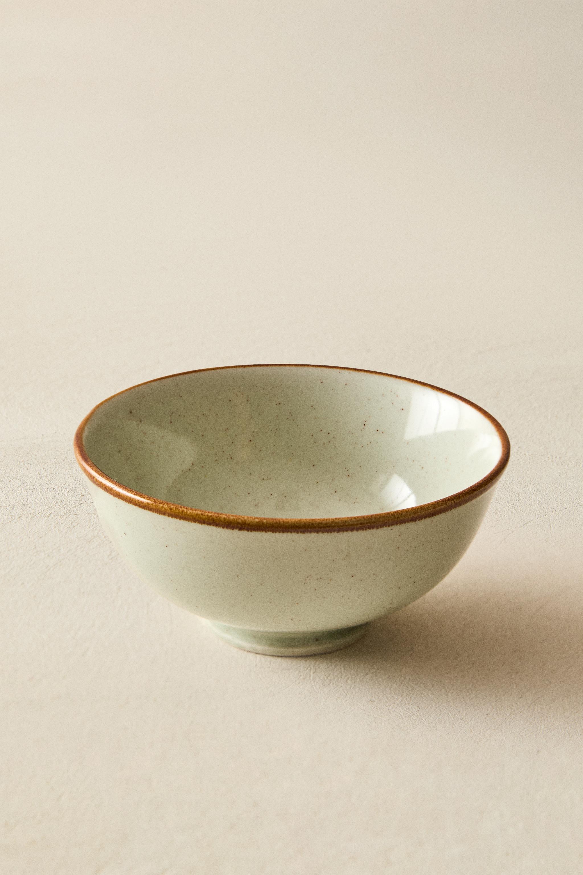 PORCELAIN MINI BOWL WITH ANTIQUE FINISH RIM