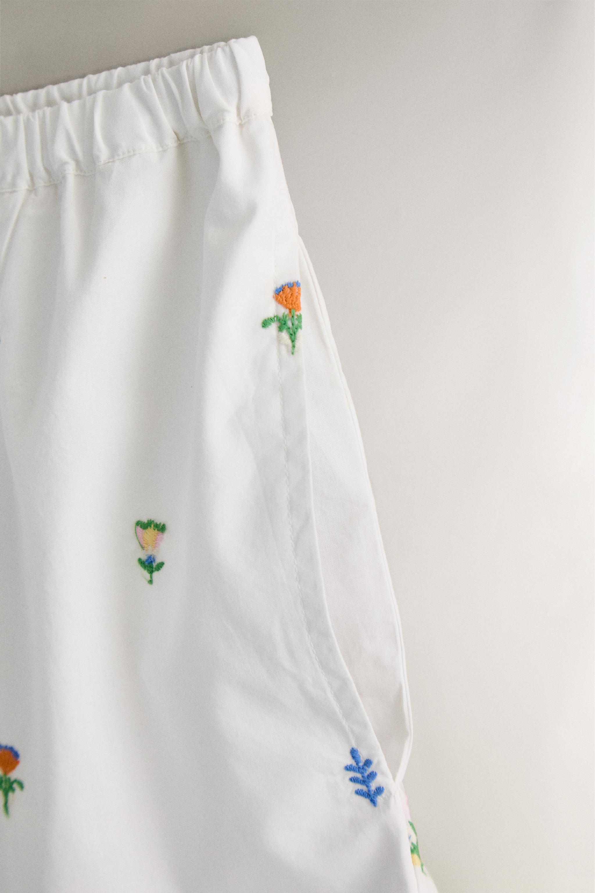 COTTON SHORTS WITH MINI FLOWERS