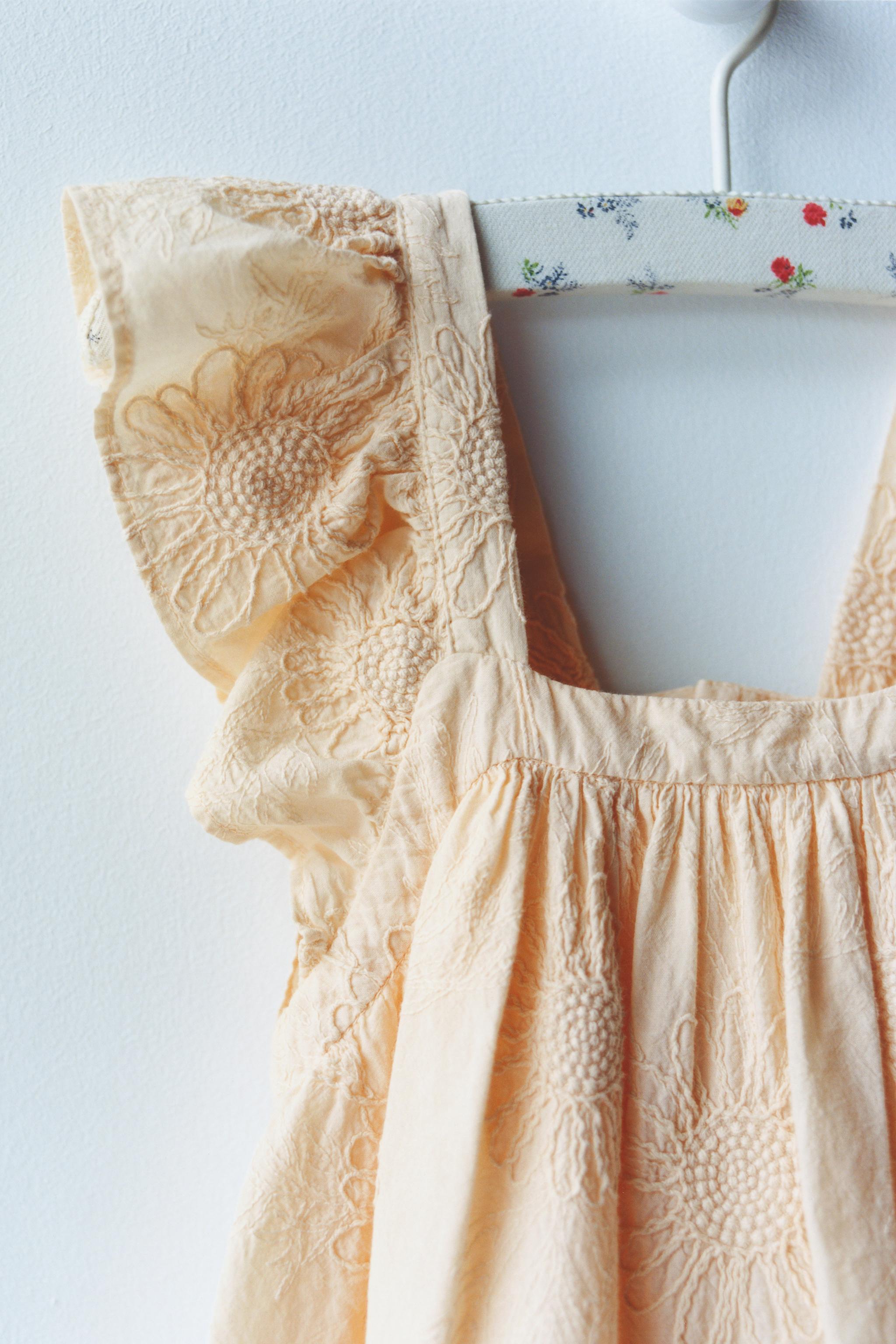 FLORAL EMBROIDERED DRESS