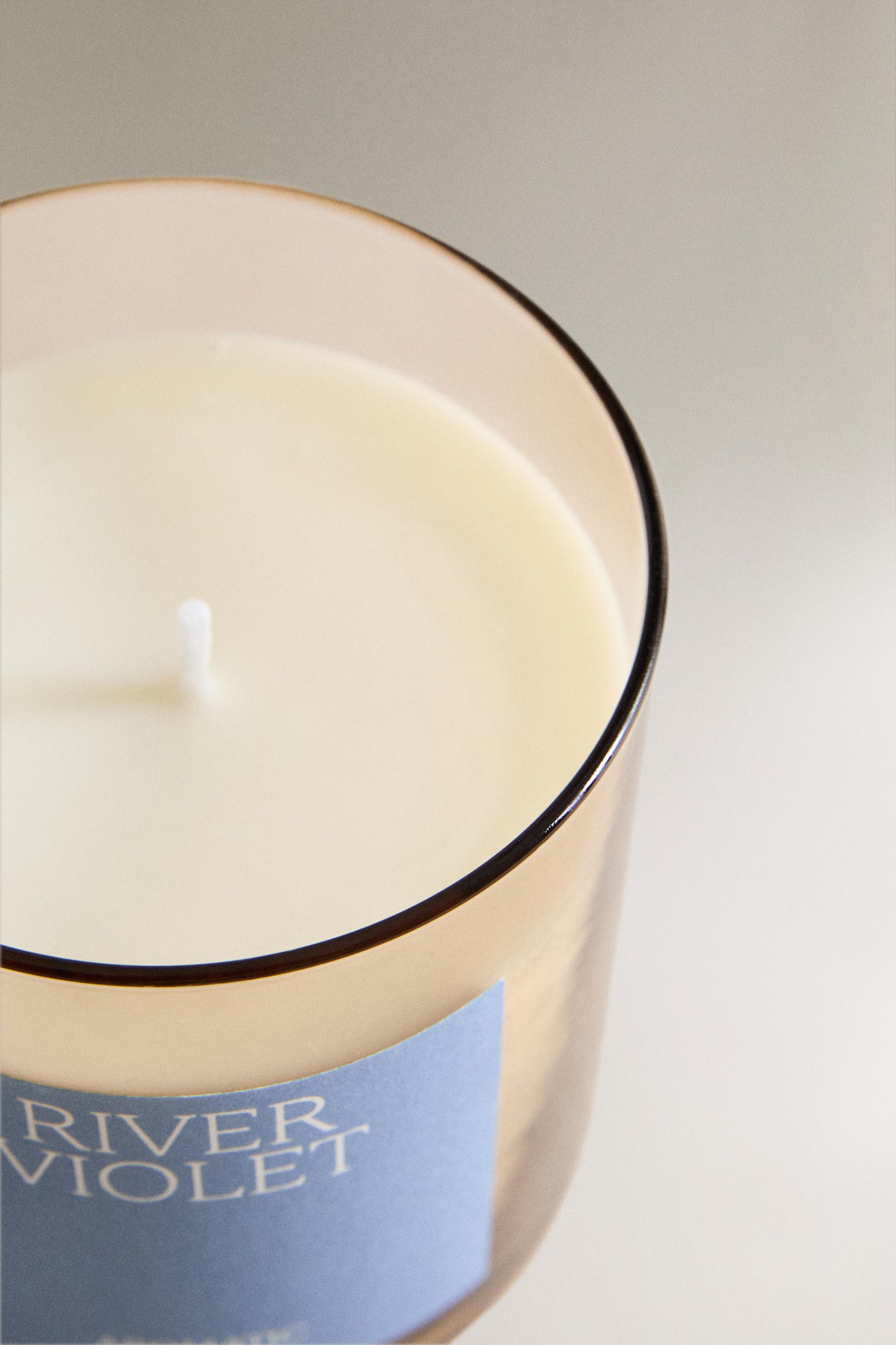 (250 G) RIVER VIOLET SCENTED CANDLE