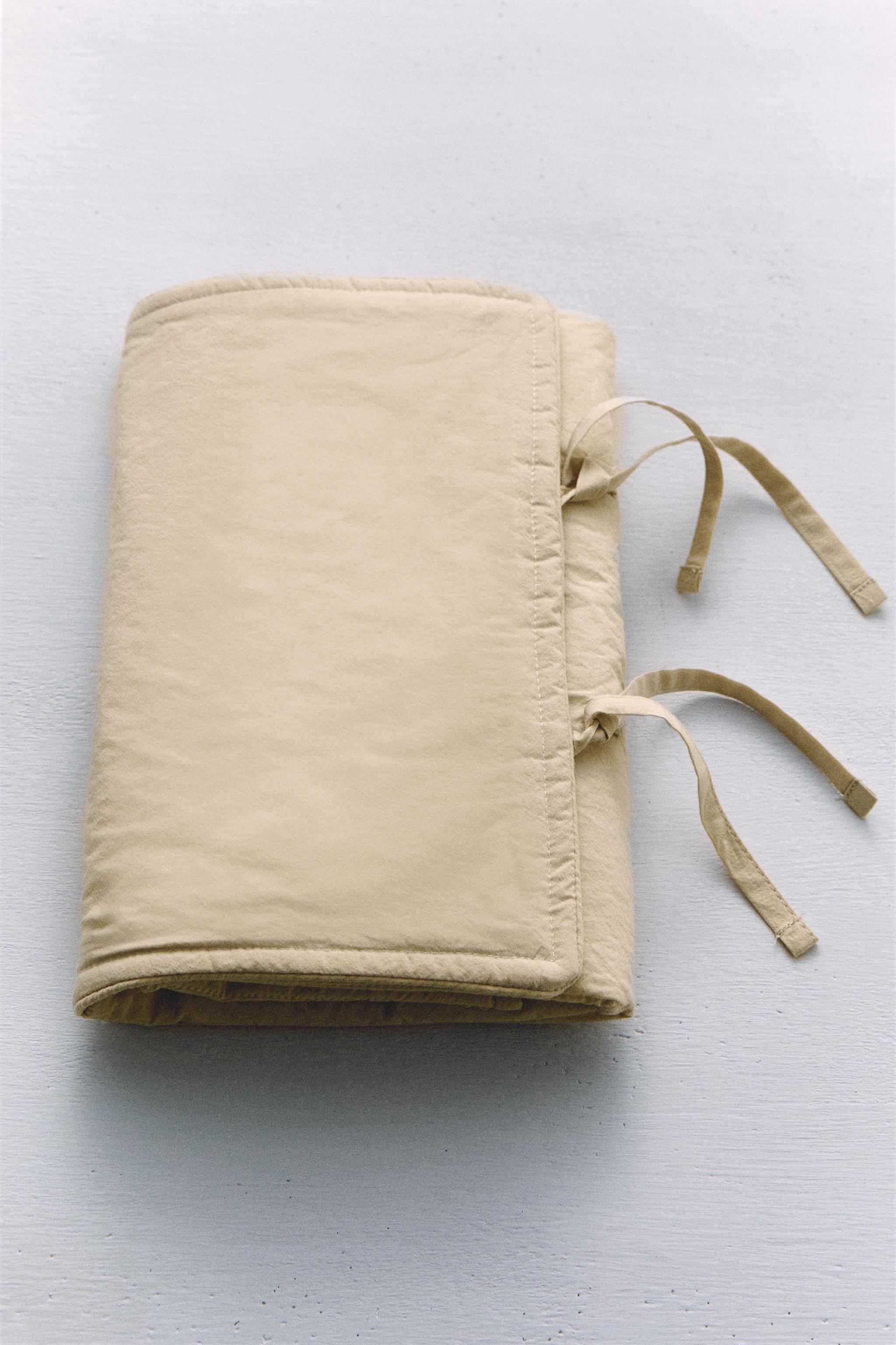 CHILDREN'S FLORAL CHANGING MAT