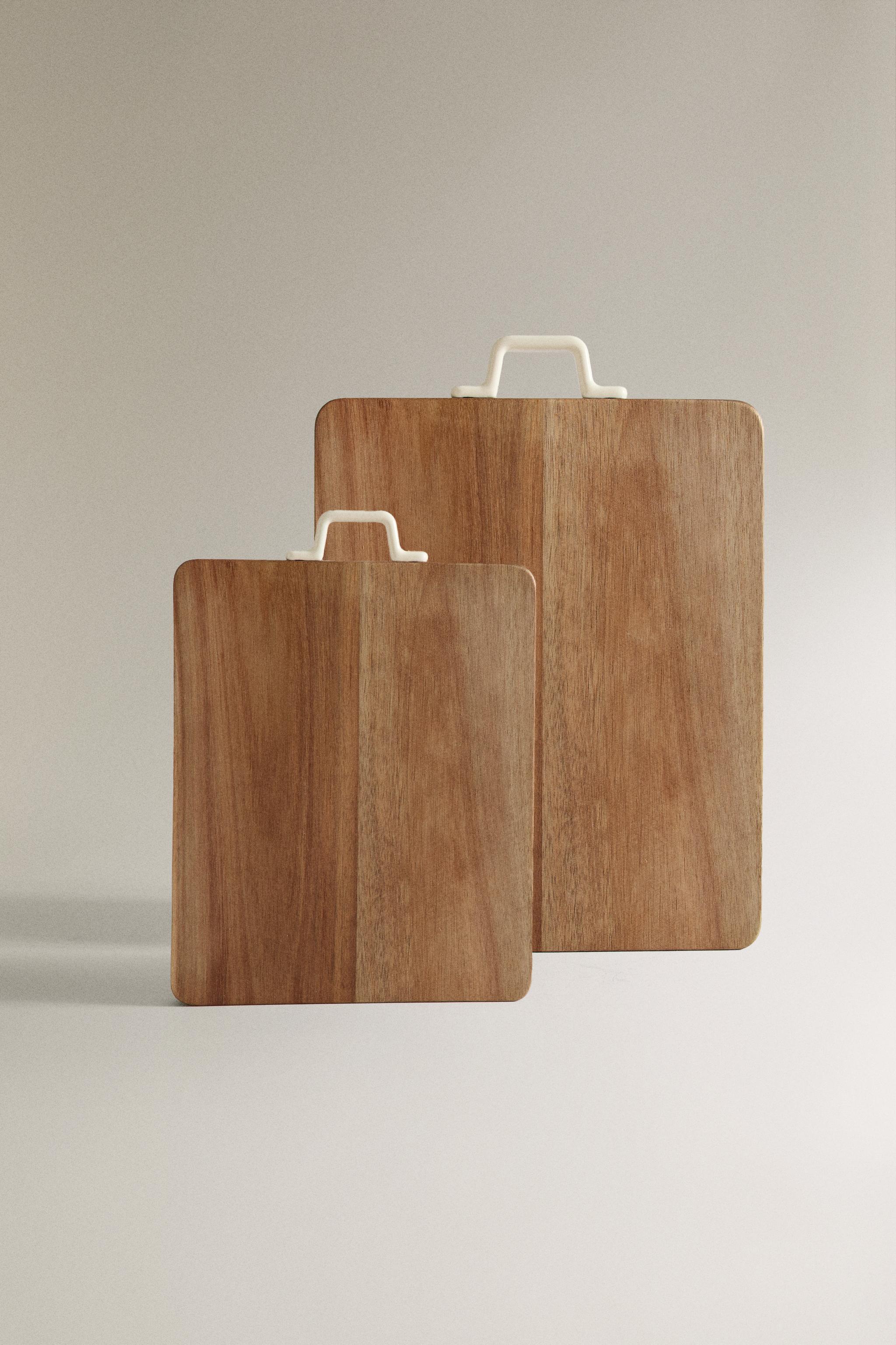 WOODEN KITCHEN CUTTING BOARD