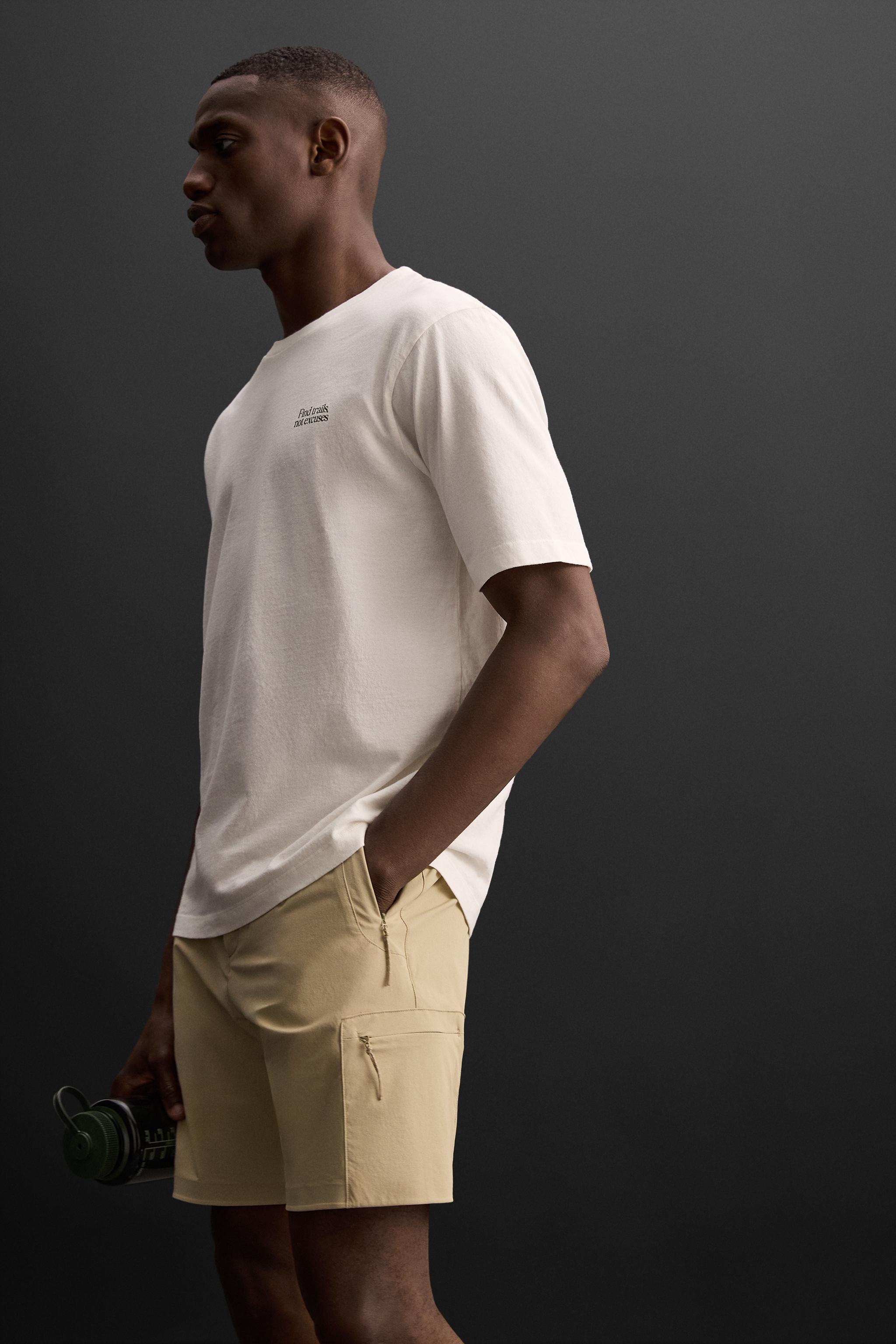 GRAPHIC PRINT T-SHIRT