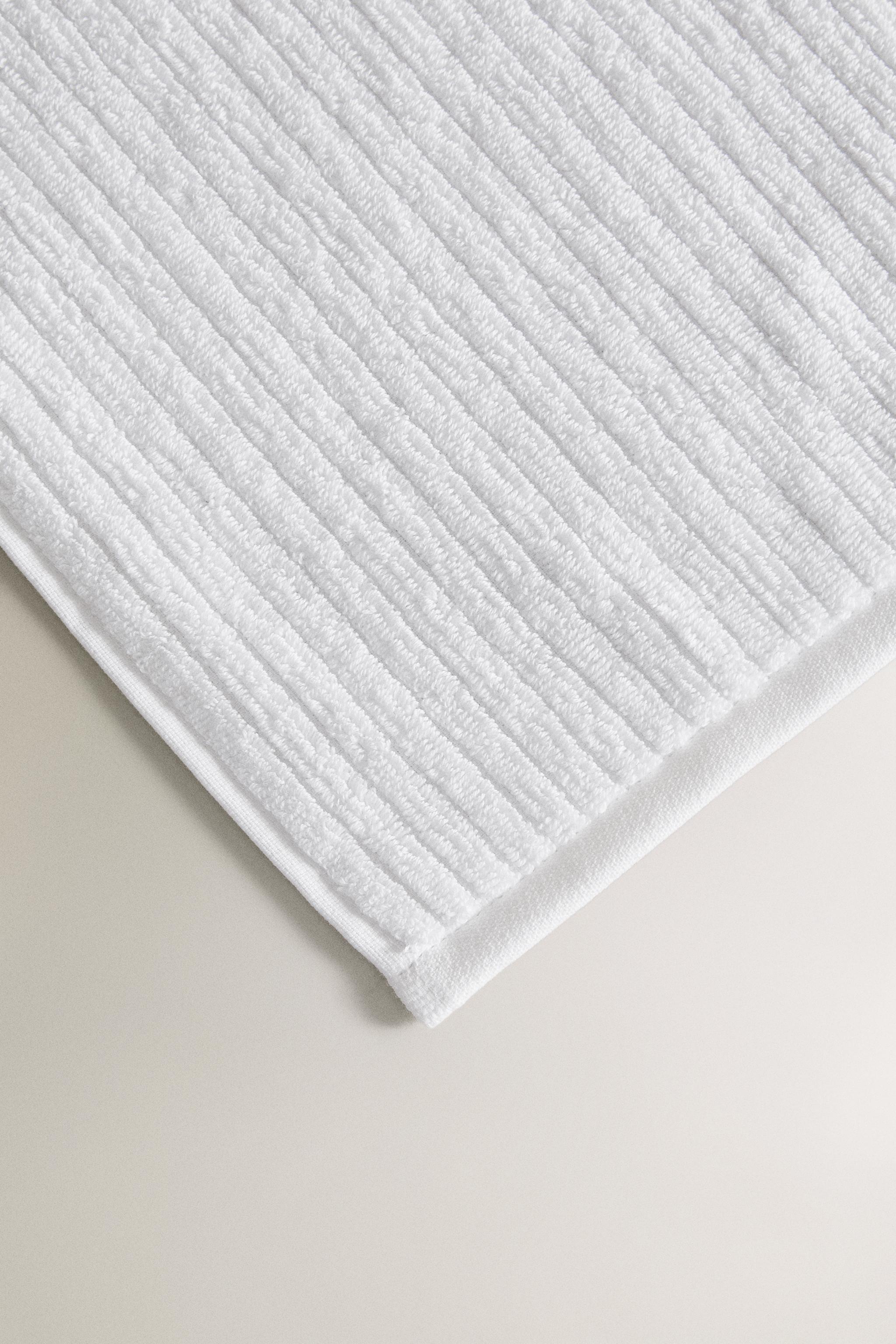 RIBBED TEXTURE BATH TOWEL