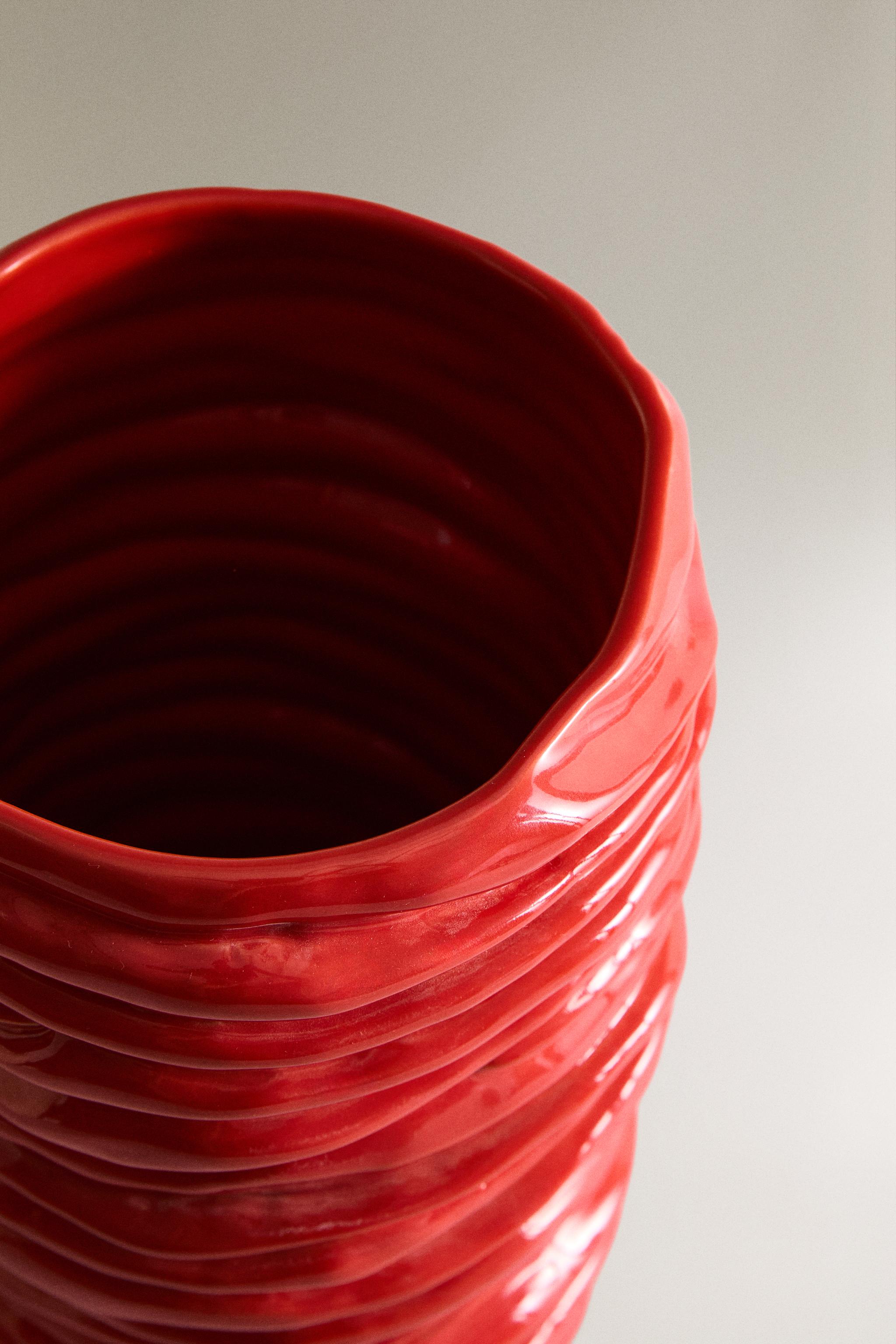 WAVY CERAMIC VASE X COLLAGERIE