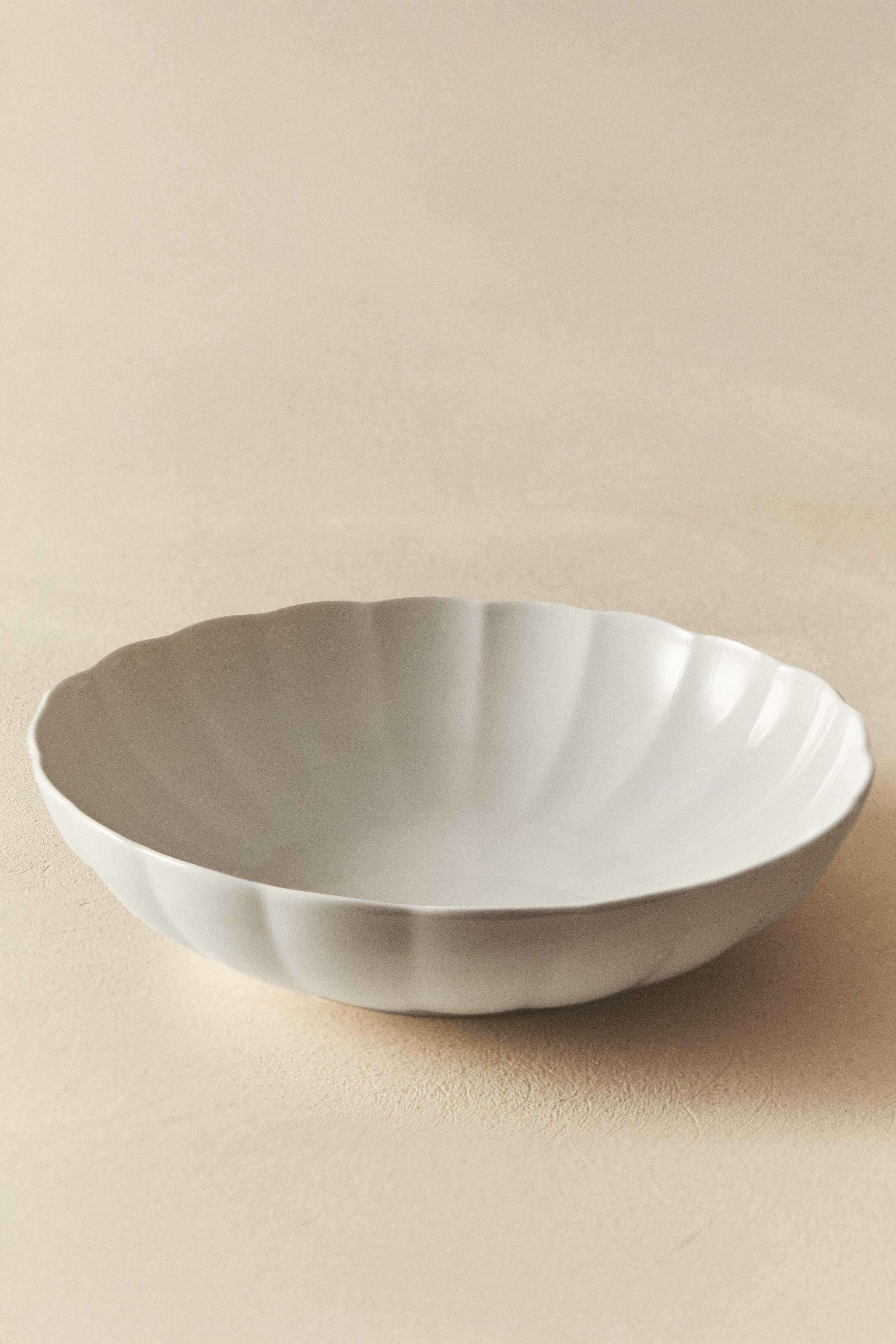 SCALLOPED PORCELAIN SALAD BOWL
