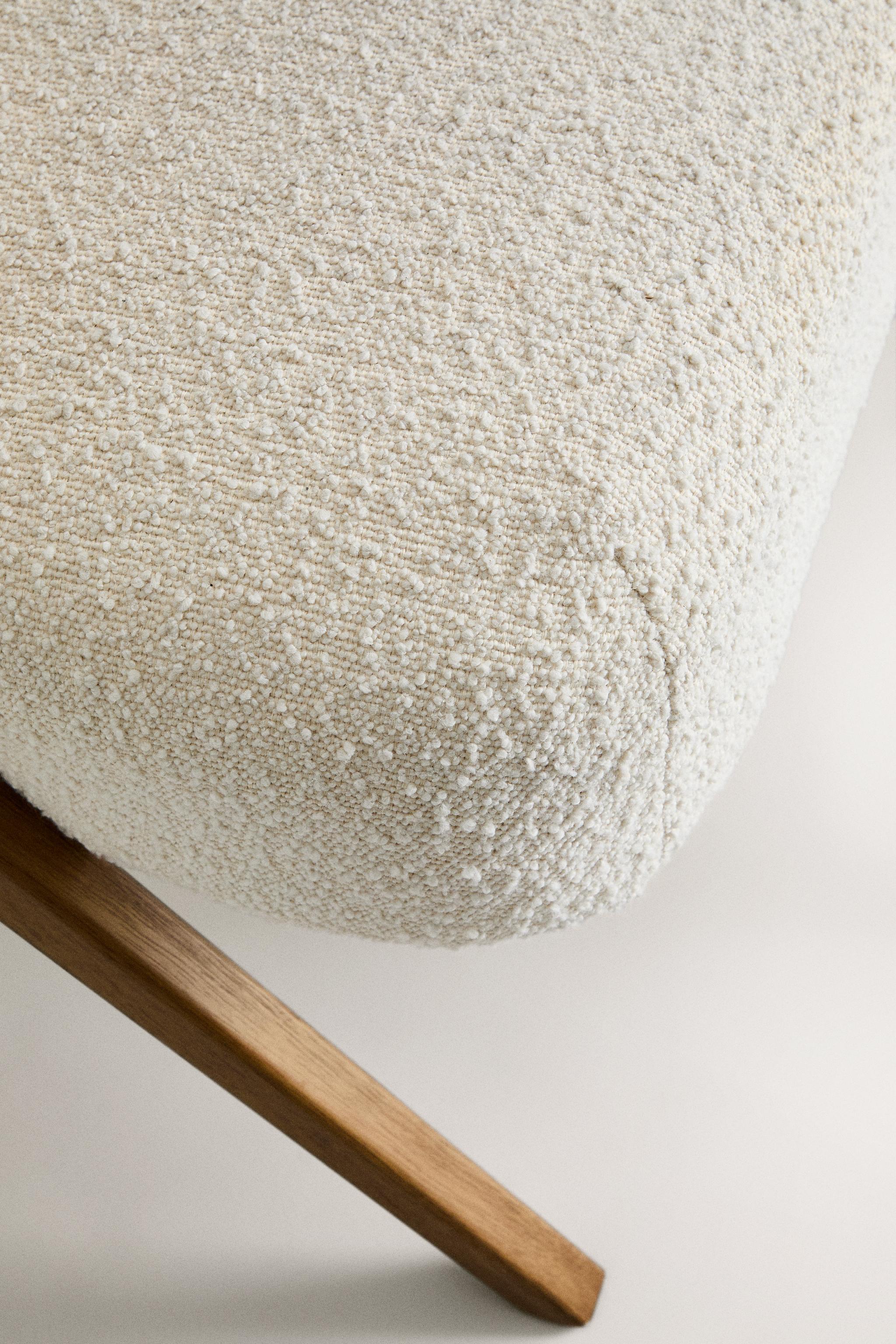 UPHOLSTERED BOUCLÉ ACCENT CHAIR