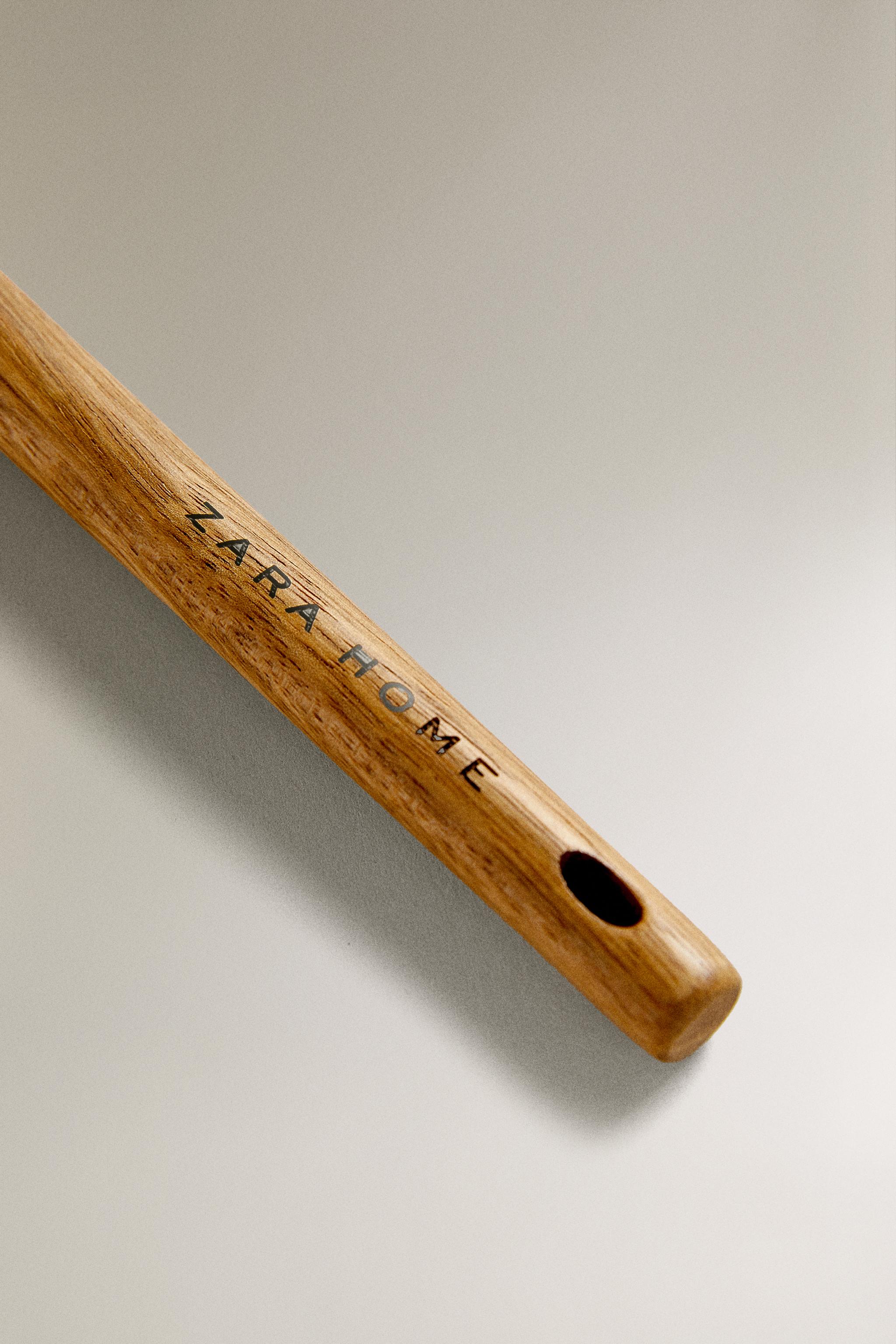 SILICONE AND WOODEN SPATULA