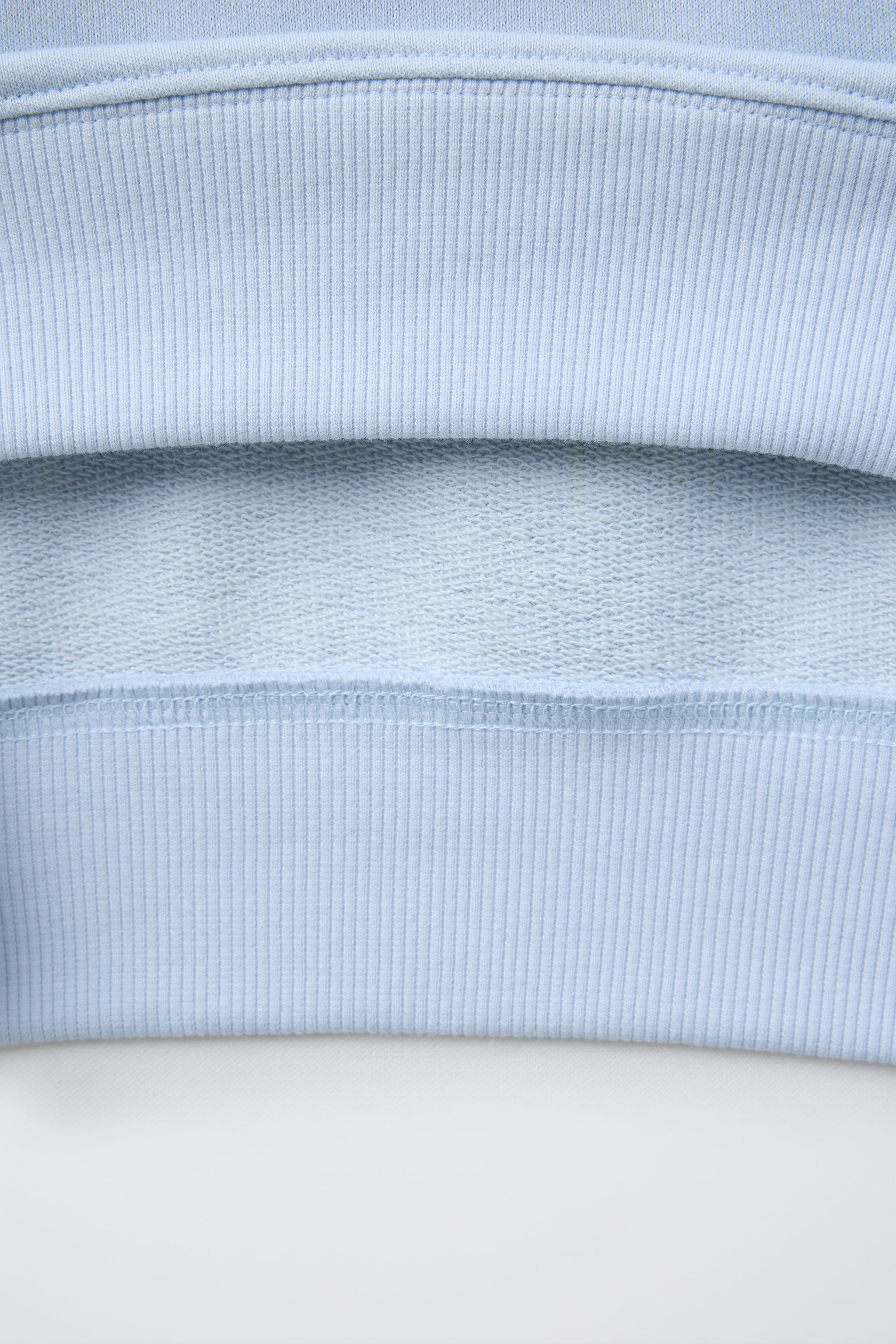 GARFIELD © PAWS INC GRAFFITI SWEATSHIRT