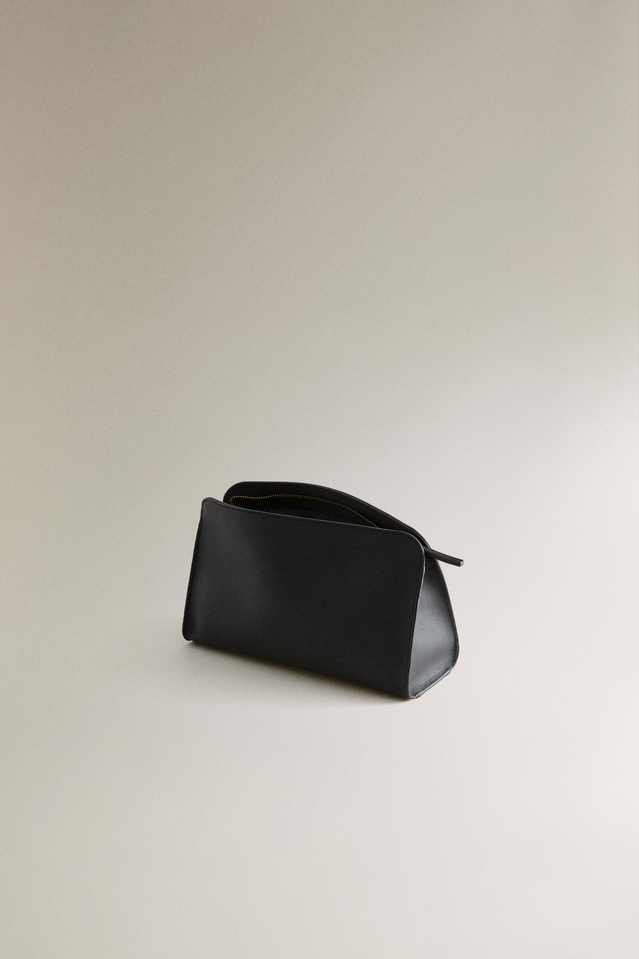LEATHER MAKEUP BAG