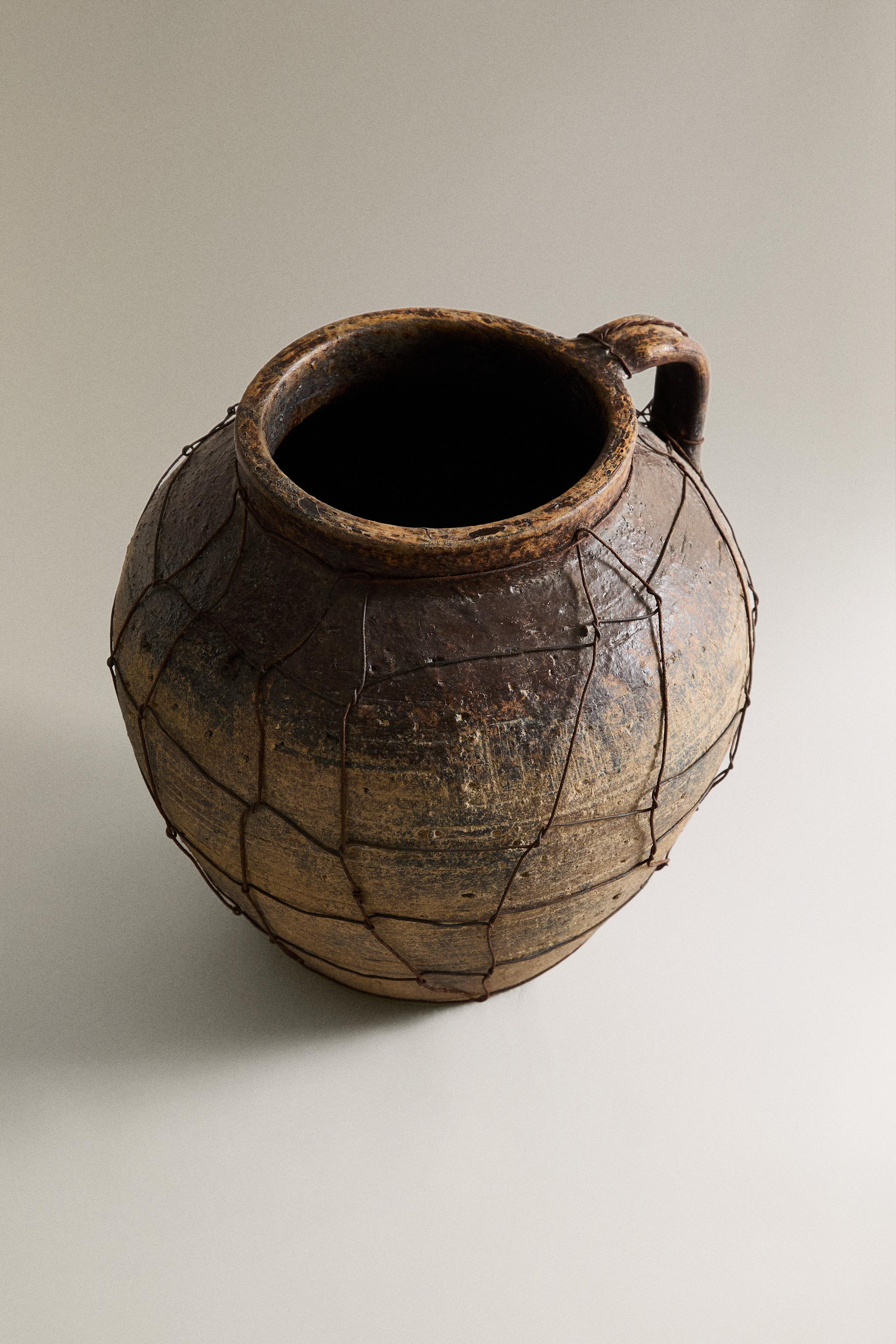 TERRACOTTA LATTICE VASE