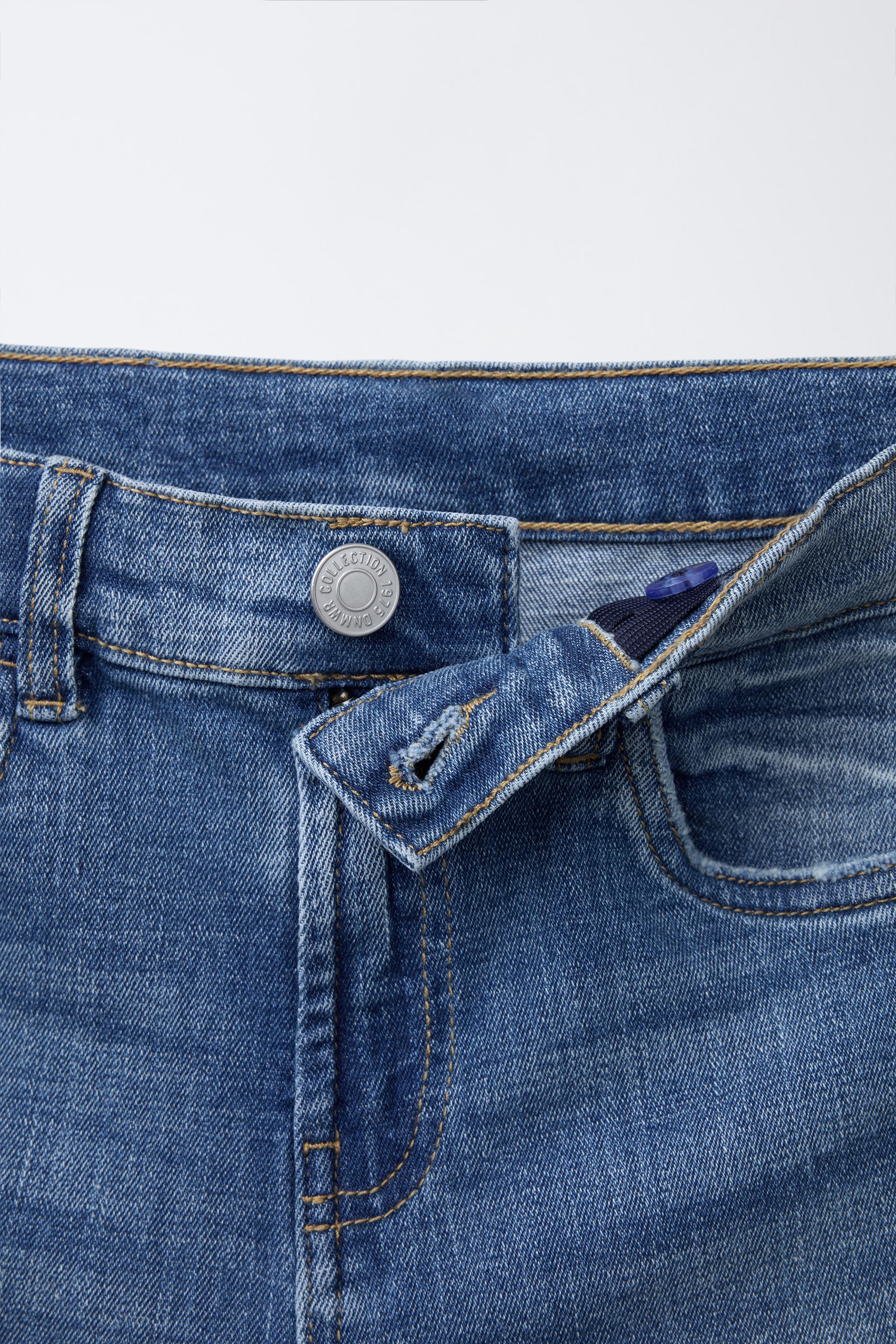 STRAIGHT DENIM SHORTS