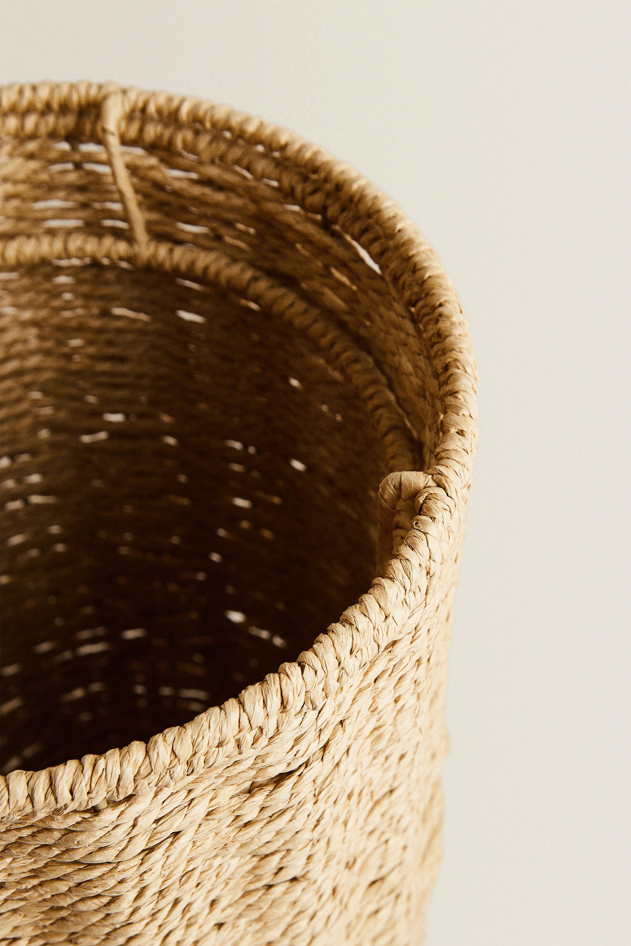 BATHROOM TRASH CAN WITH REMOVABLE LID