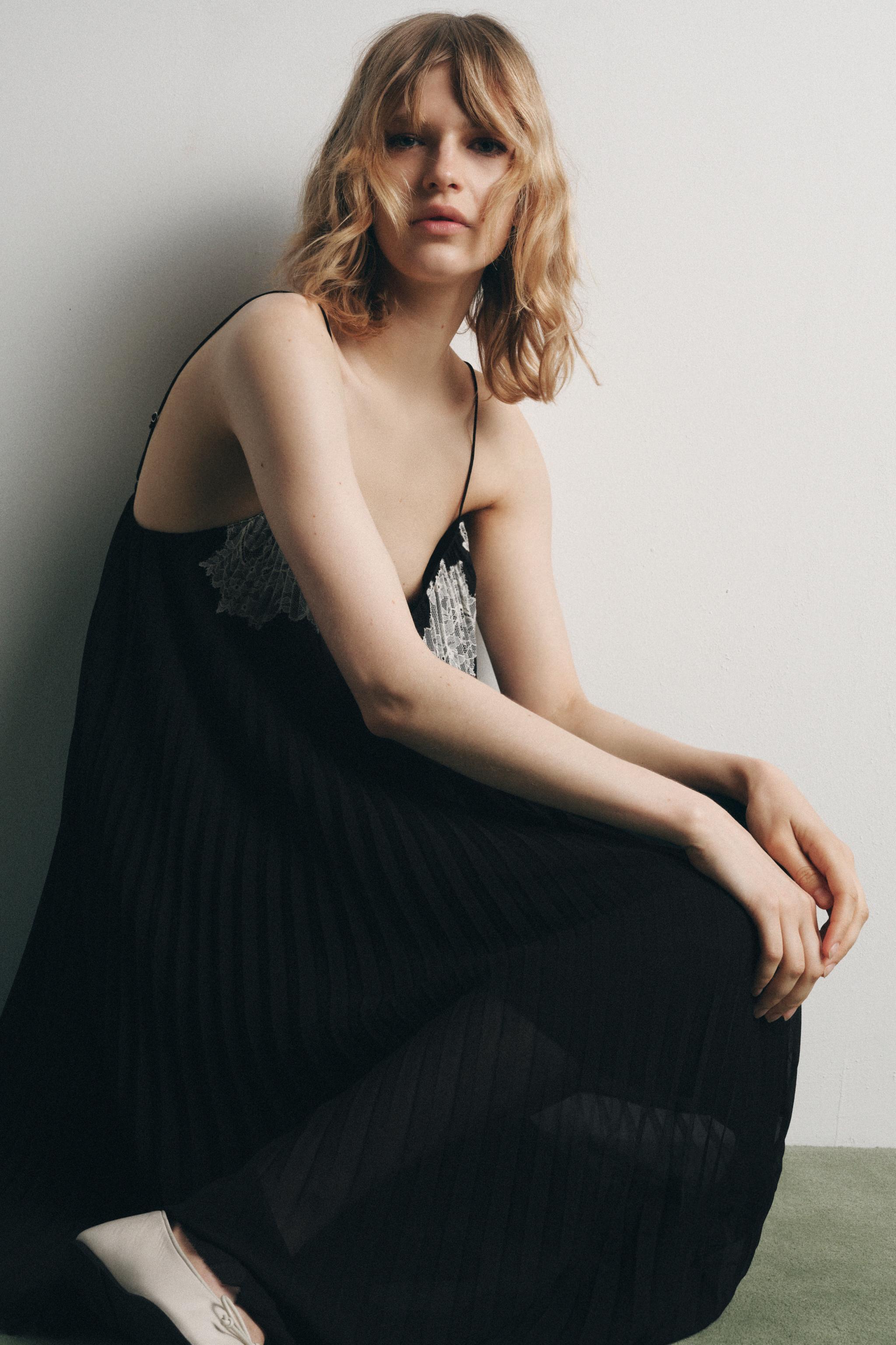 PLEATED DRESS WITH EMBROIDERY AND LACE