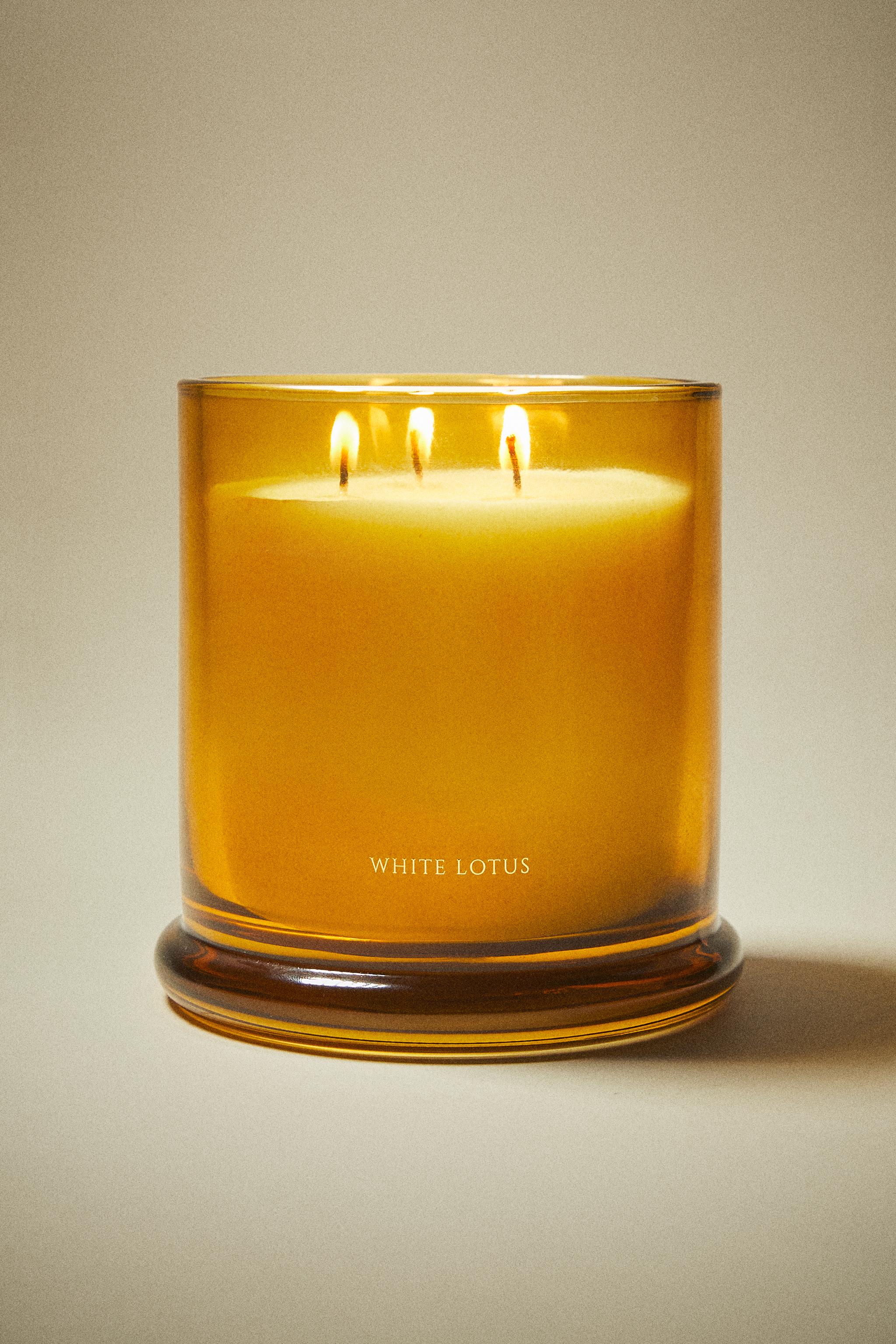 (500 G) WHITE LOTUS SCENTED CANDLE