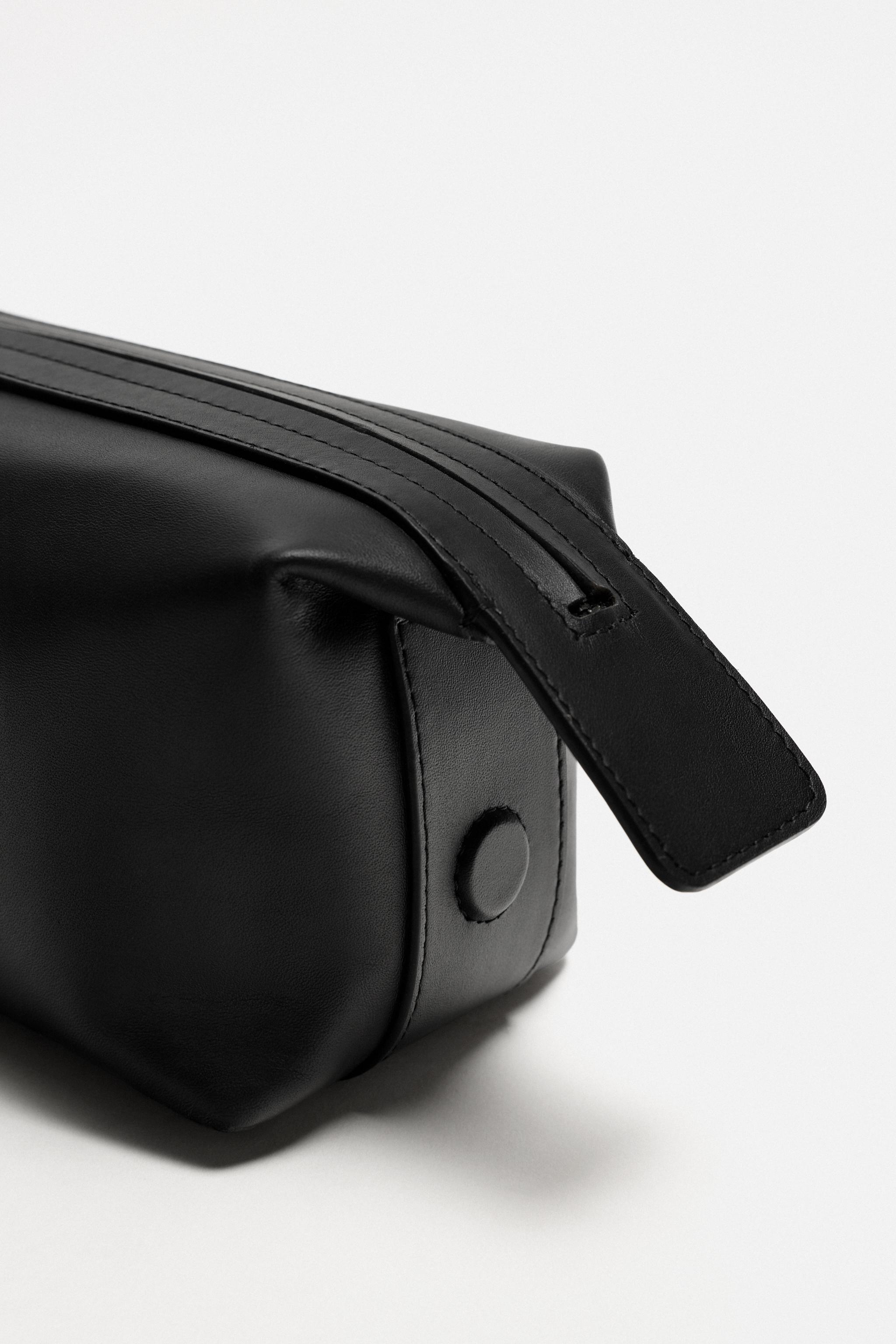 LEATHER TOILETRY BAG