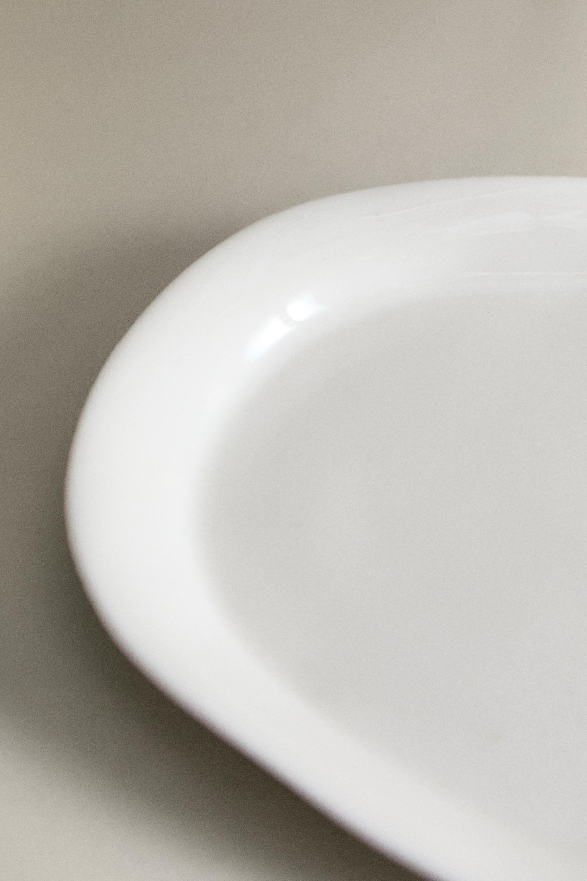 TEXTURED BATHROOM SOAP DISH