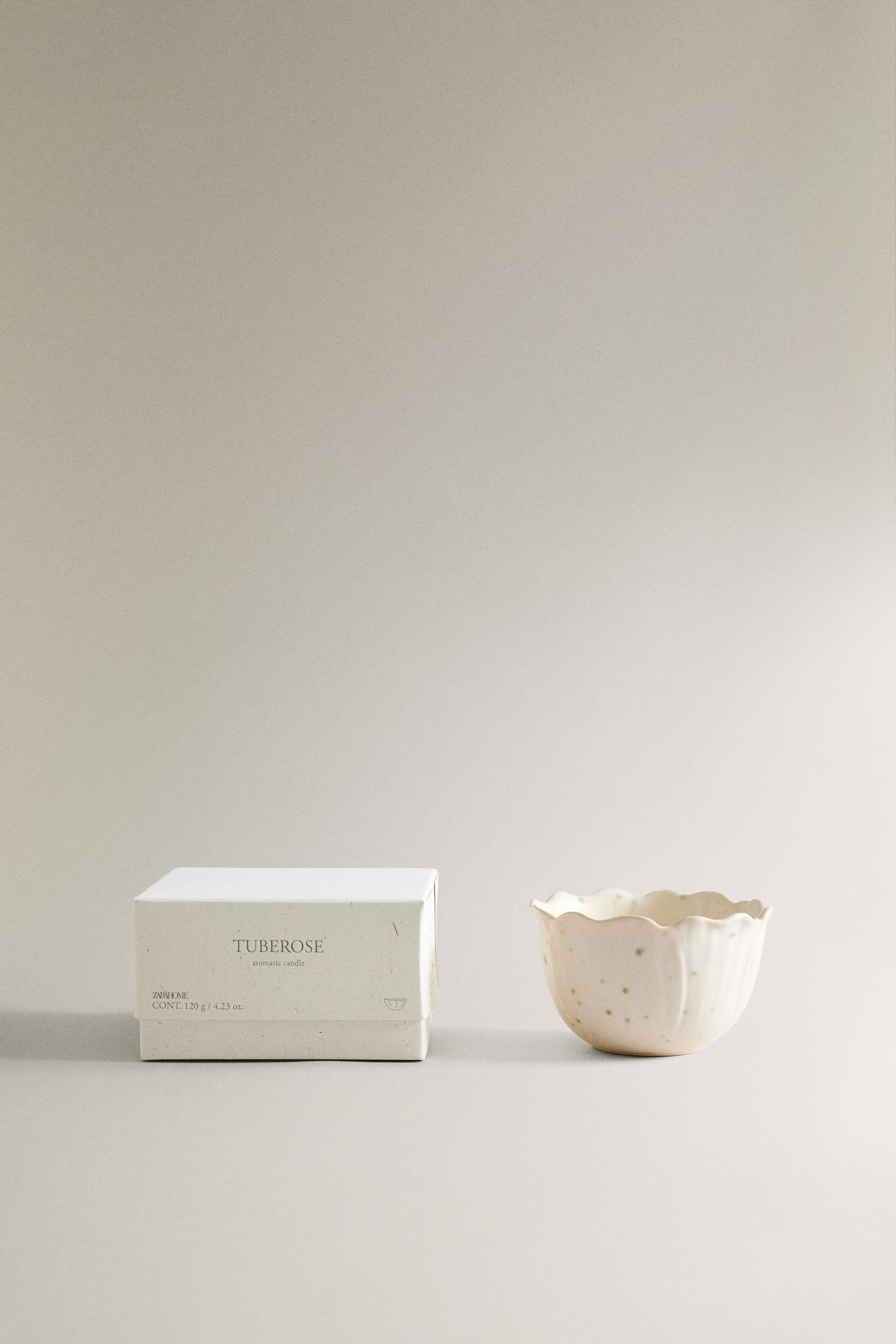 (120 G) TUBEROSE SCENTED CANDLE