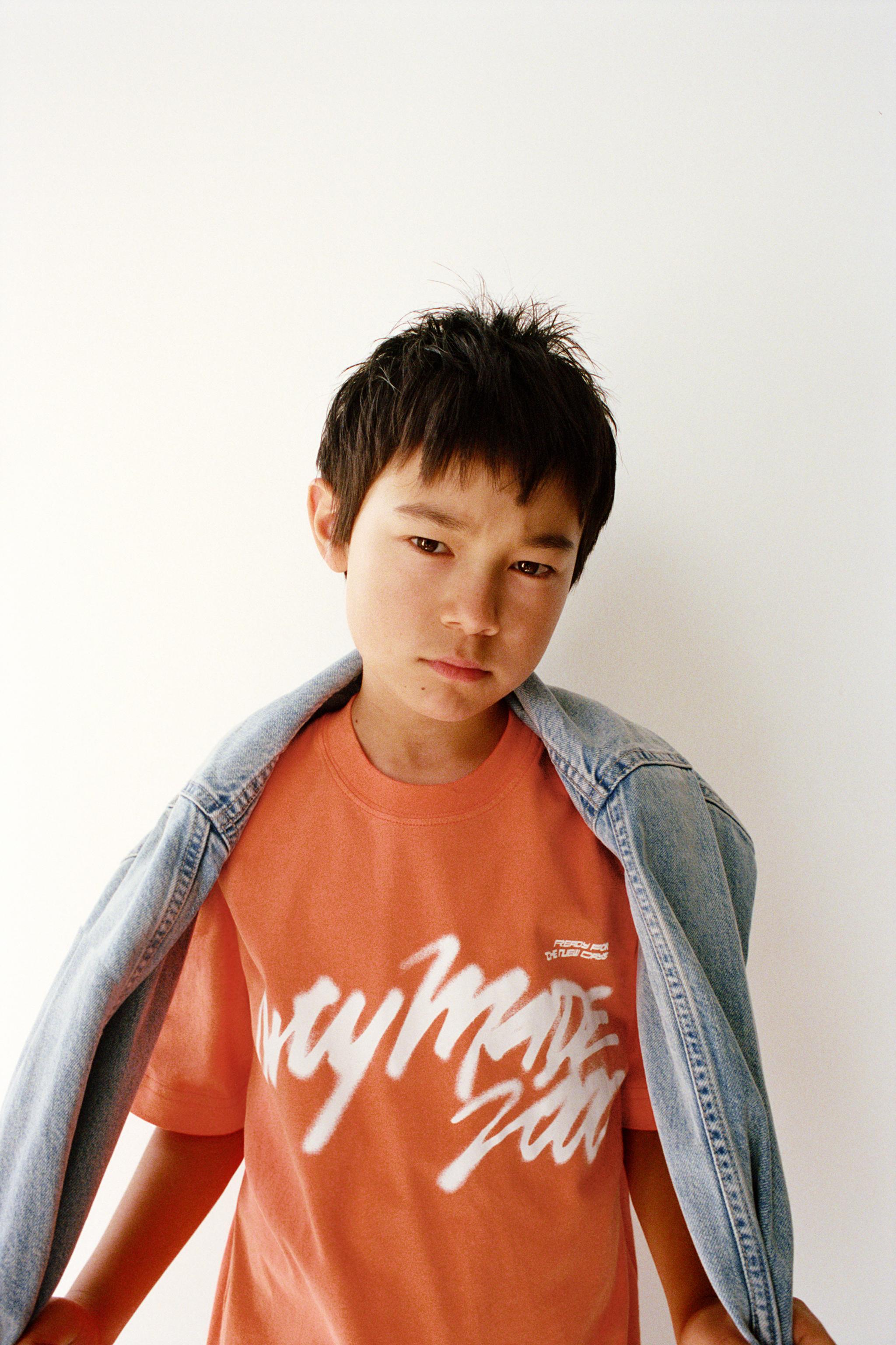 GRAFFITI PRINT T-SHIRT