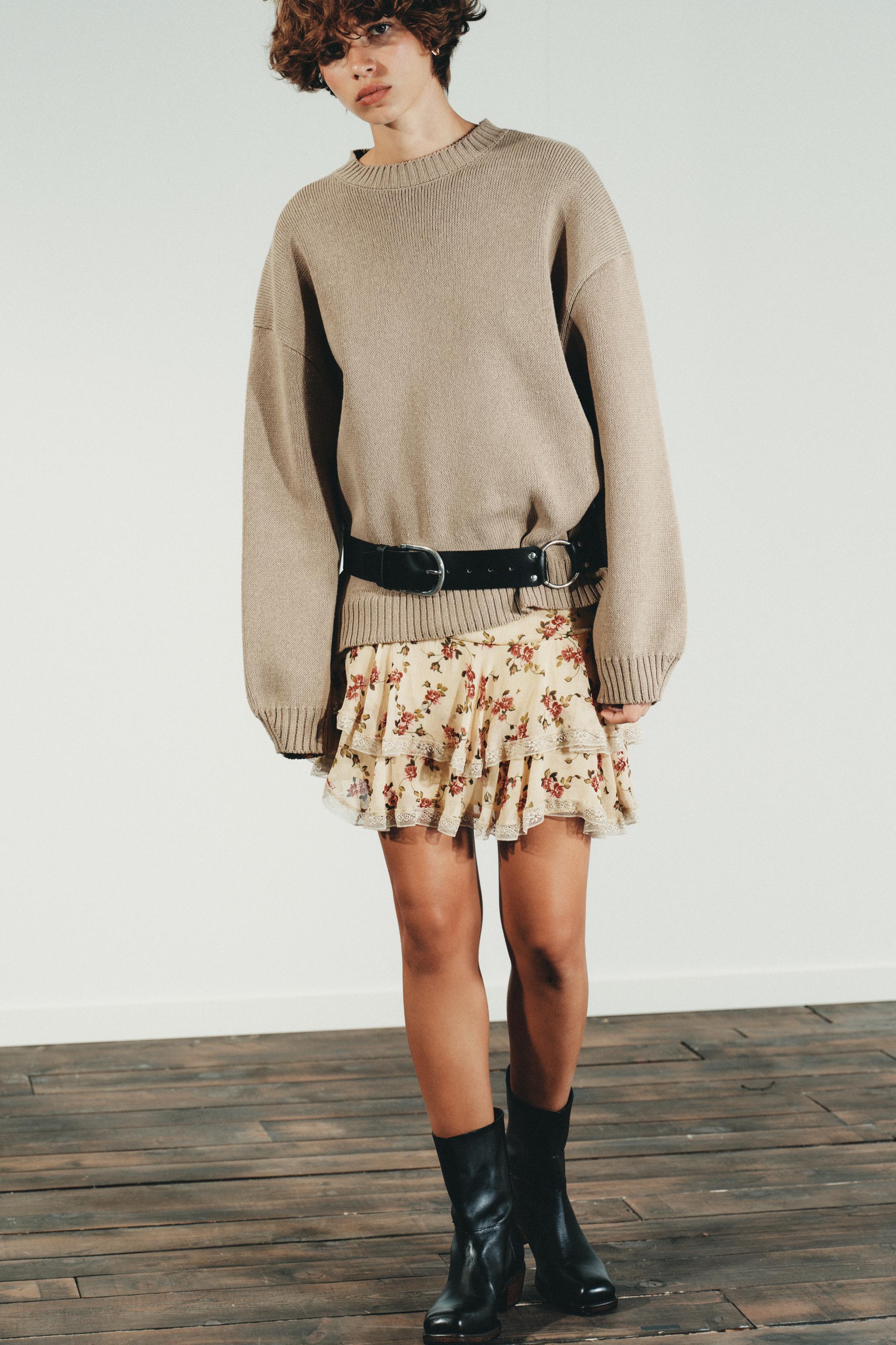 OVERSIZED KNIT SWEATER